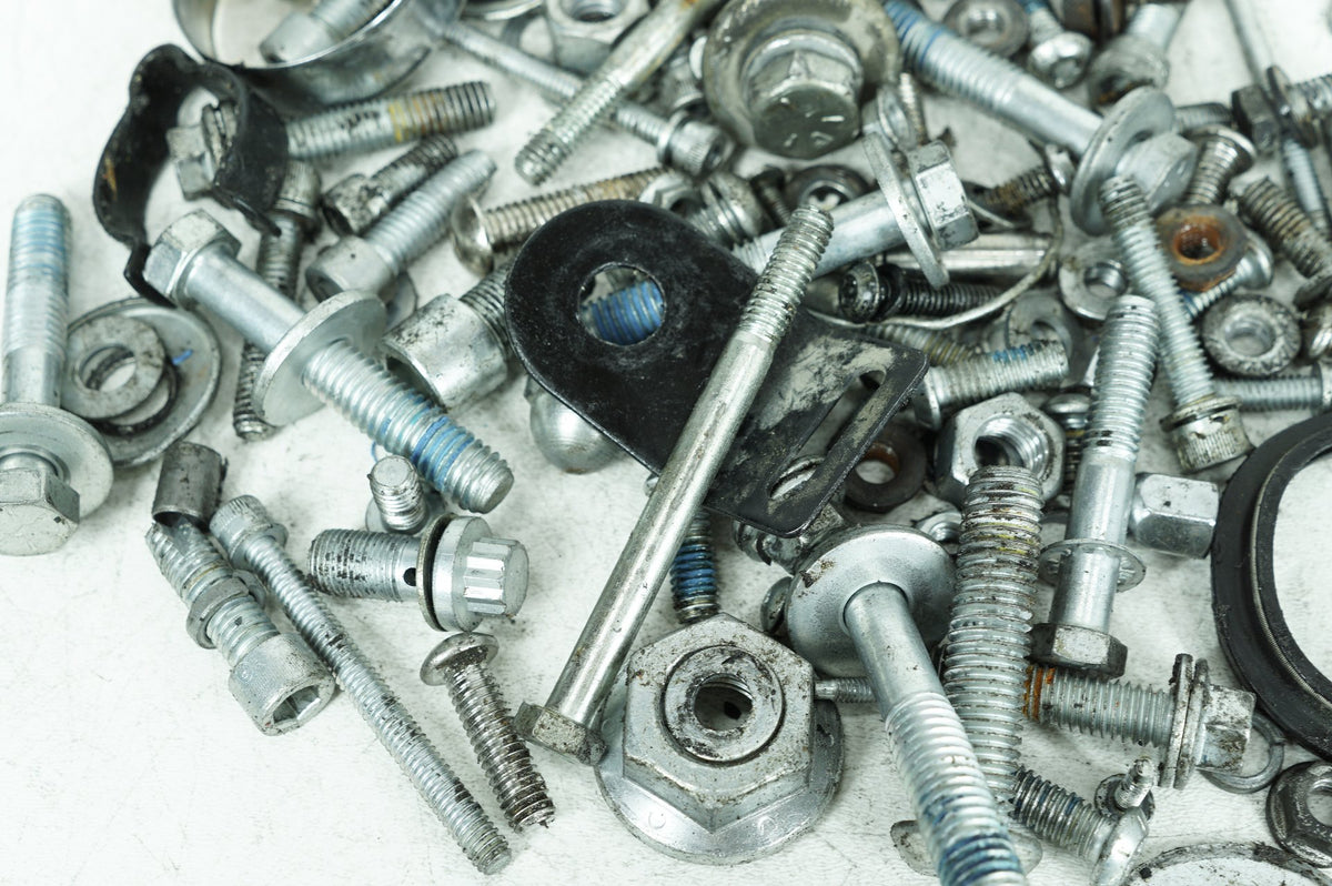 2016 Harley-Davidson Dyna FXDB - Hardware Bolts Nuts & Brackets
