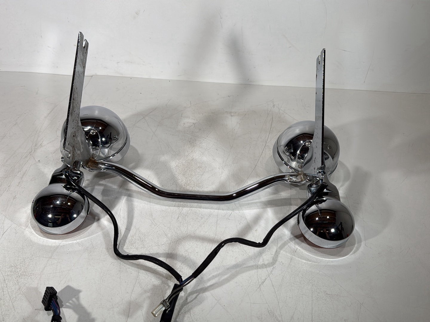 1999 - 2006 Harley-Davidson Touring Road King Police Front Left Right Turn Signal Indicators 68712-94A , 68766-94