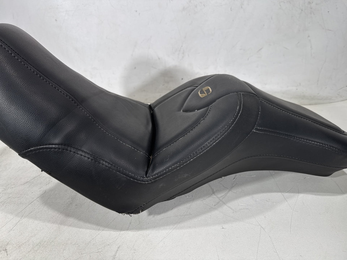 2005 Harley Dyna Wide Glide Passenger Rider Driver Seat Saddle SADDLEMAN Torn