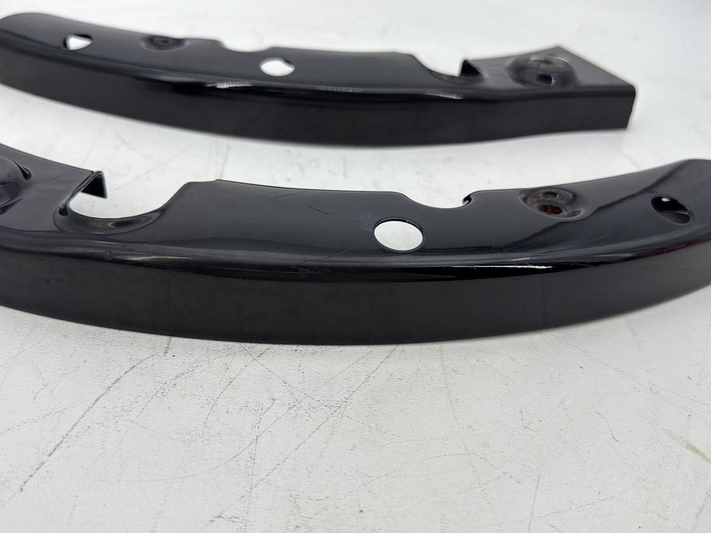 2011 Harley Electra Glide Ultra FLHTK OEM Rear Left Right Fender Struts Bracket