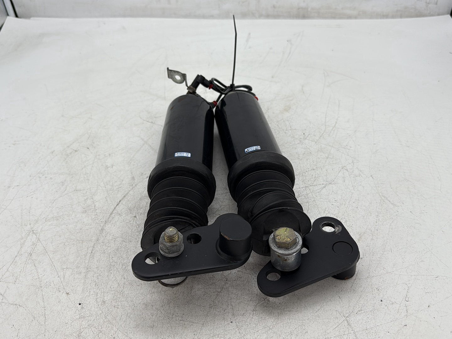 2009 Harley Street Glide Touring FLHX OEM Rear Left Right Shock Absorbers