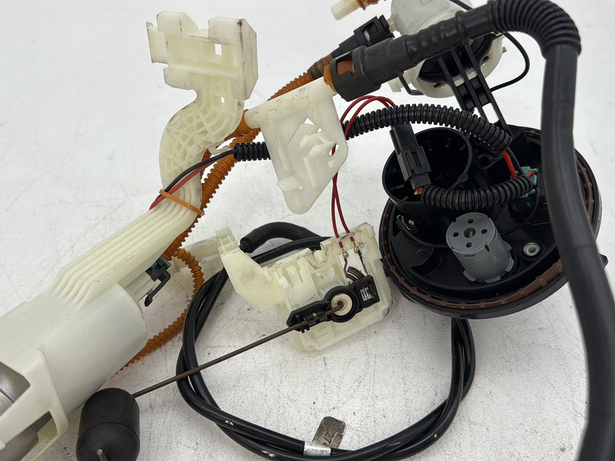 2018 Harley Electra Glide Touring Ultra Fuel Pump Gas Gasoline Petrol Sending