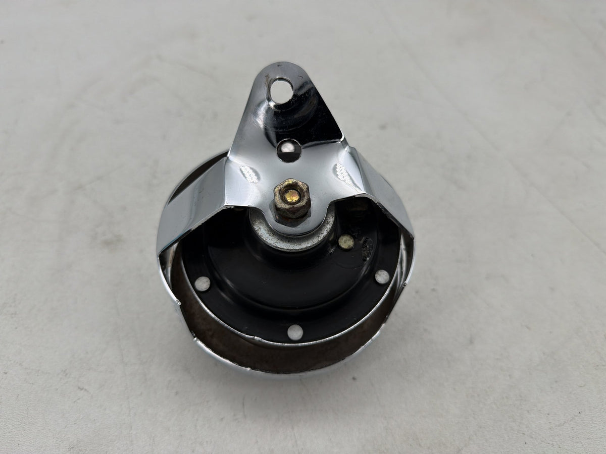 2005 Harley Dyna Wide Glide FXDWG Horn Signal Klaxon Chrome Cover Old Number 7