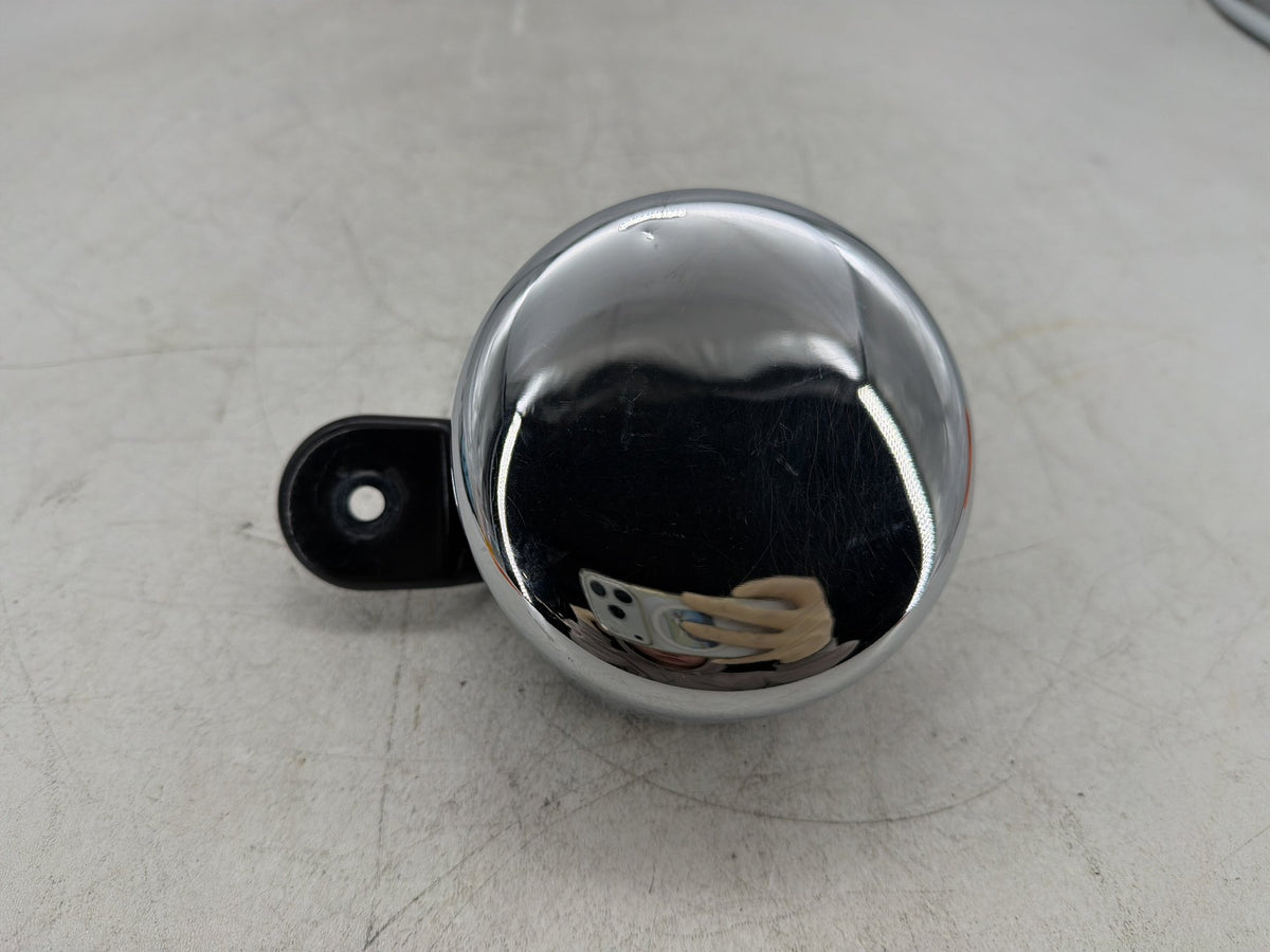 2001 Harley Fat Boy Softail FLSTF OEM Horn Signal Klaxon Chrome Cover 69012-93A