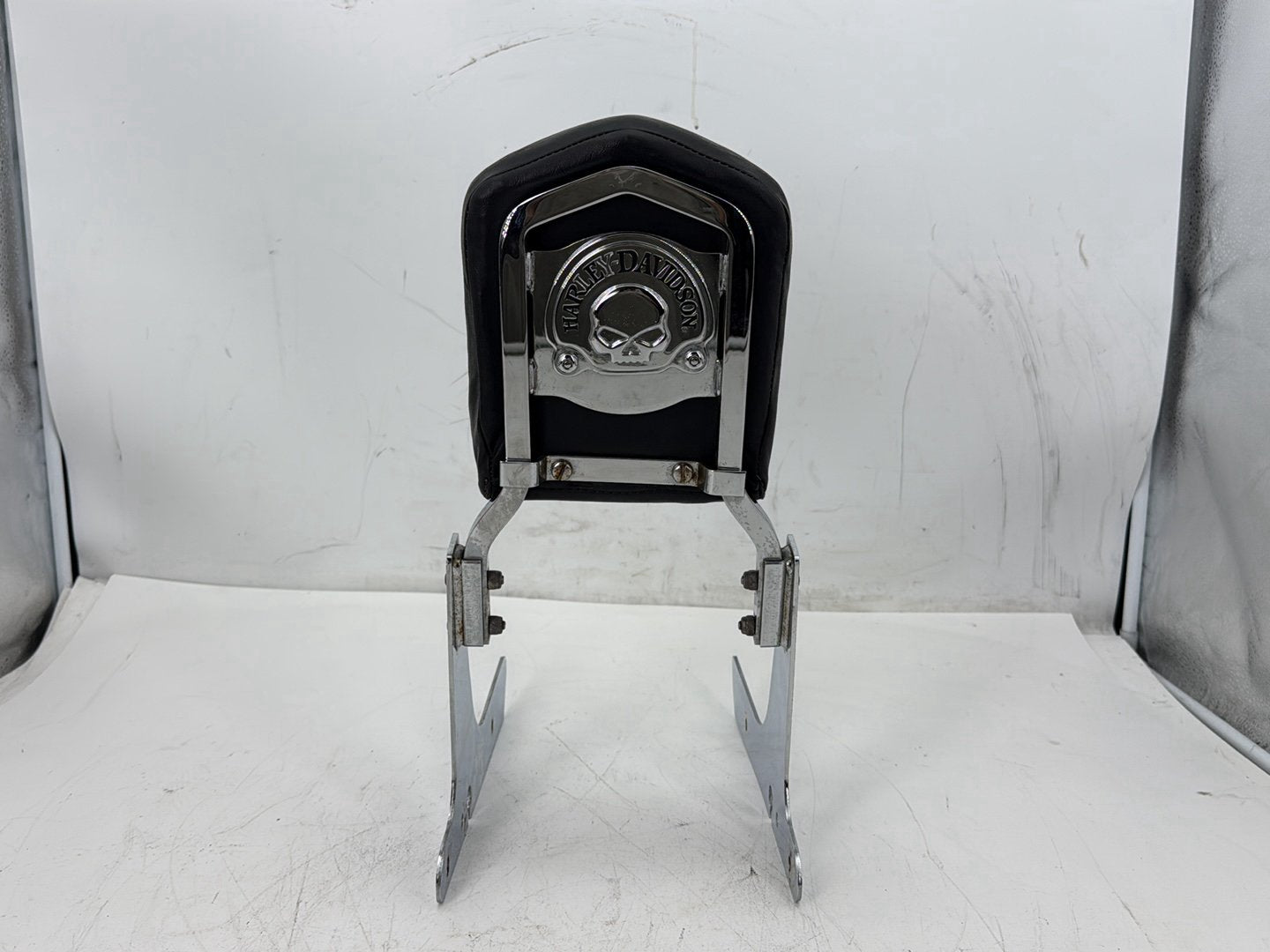 2009 Harley Sportster 883 Low XL883L OEM Rear Sissy Bar w/ Backrest Cushion Pad