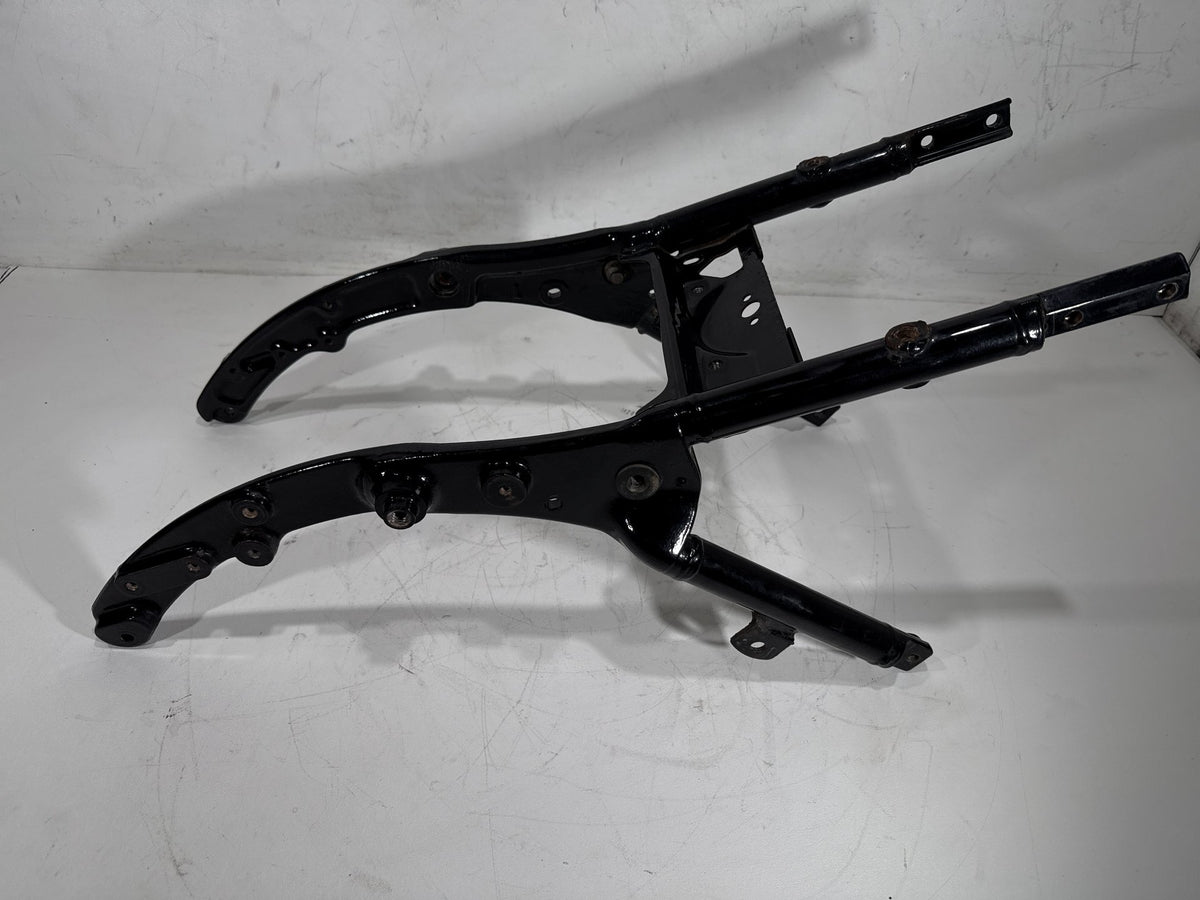 2011 Harley Road King Touring FLHR OEM Rear Back Sub Frame Rail Bar 48079-09BHP