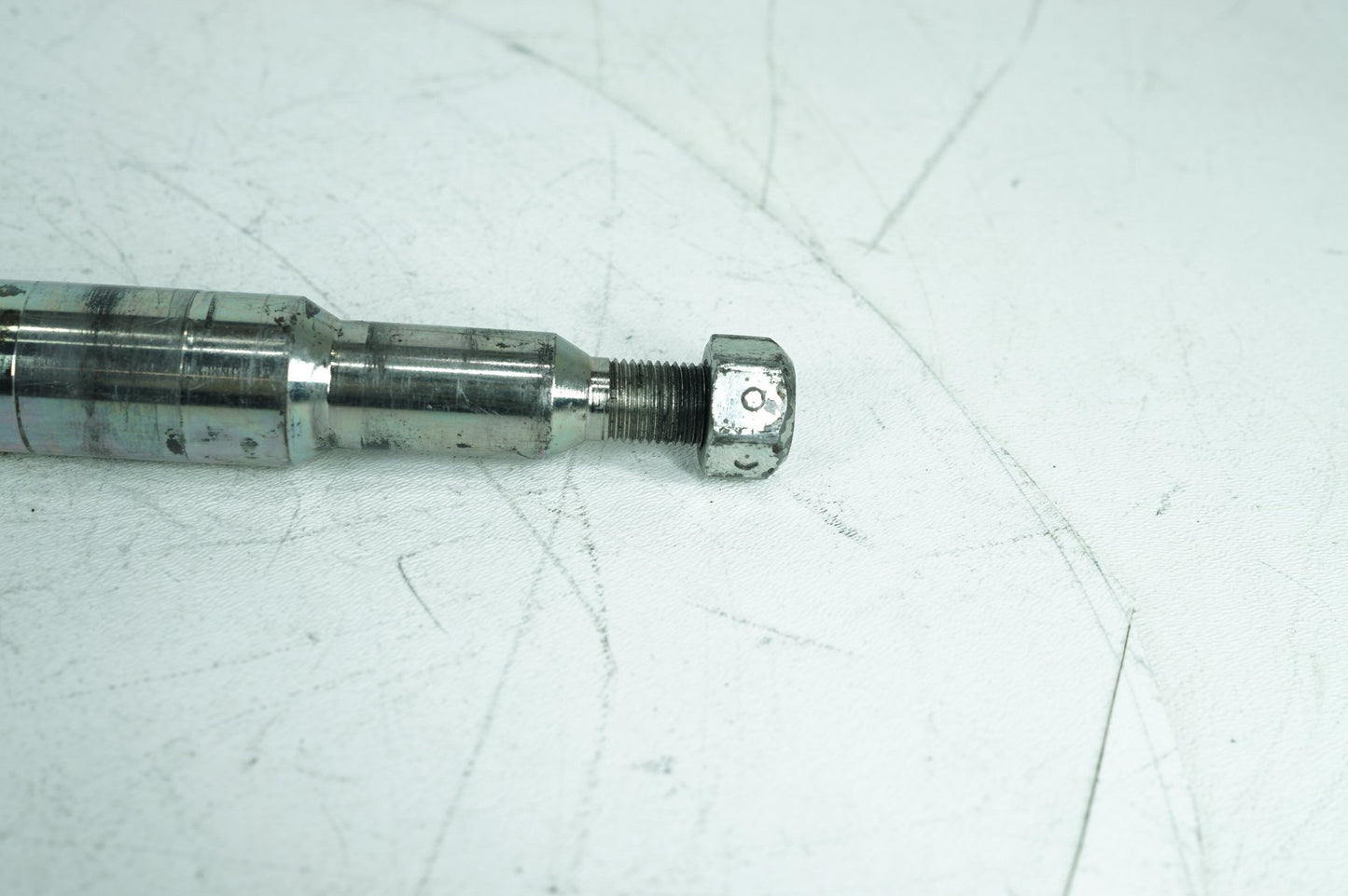 2007 - 2011 Harley-Davidson Touring Electra Screamin Eagle Front Wheel Axle Bolt Shaft 43364-00