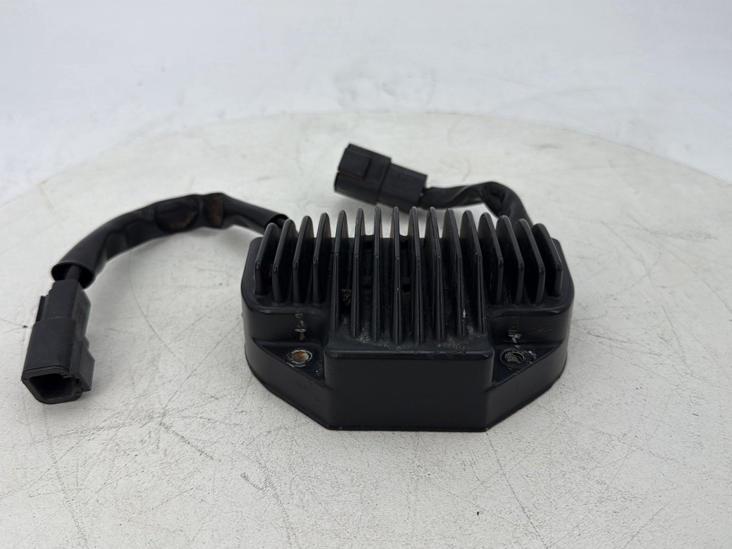 2006 Harley Dyna FXDWGI Wide Glide OEM Voltage Regulator Rectifier