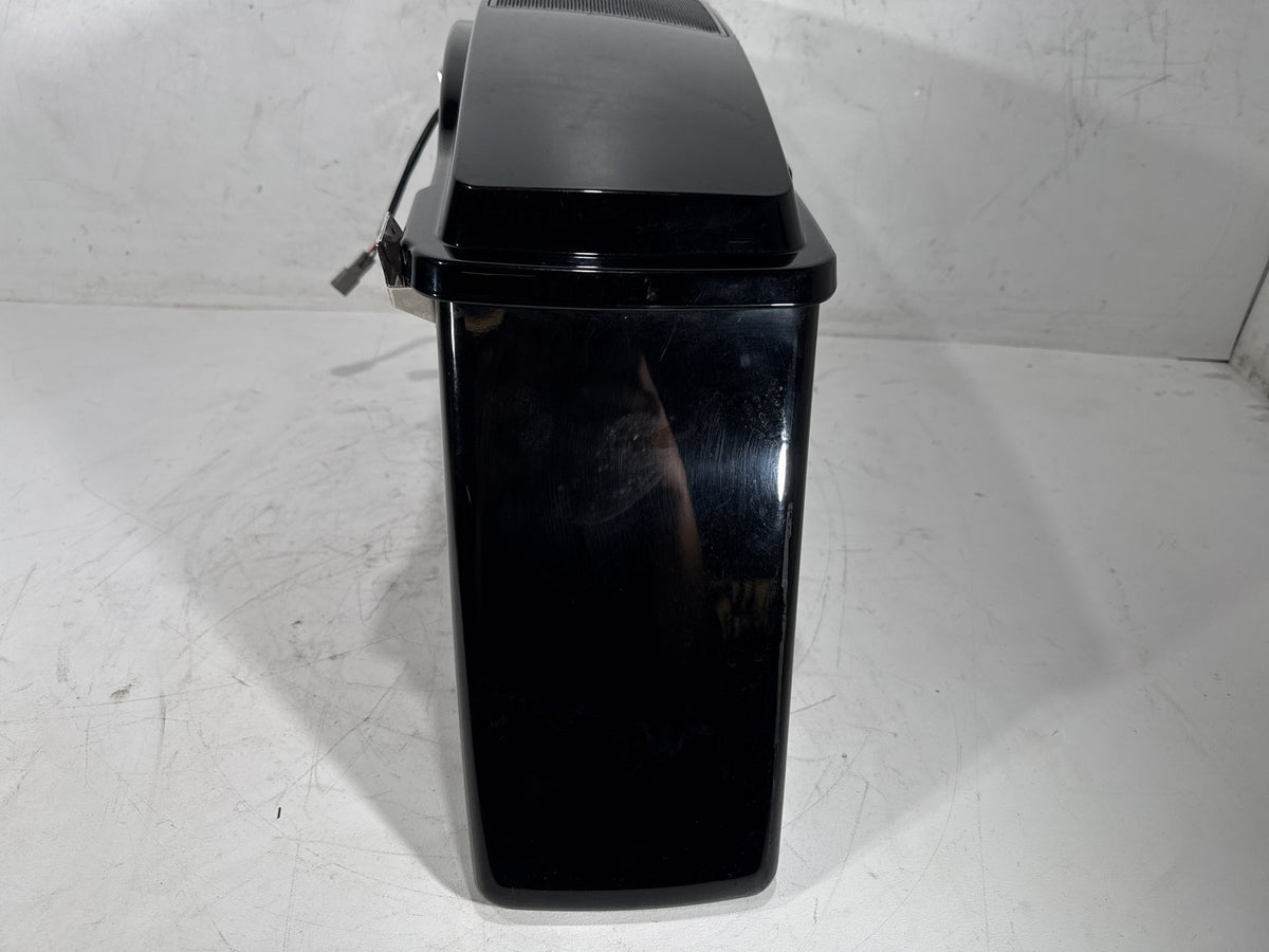 2006 Harley Street Glide Touring FLHX OEM Right 1 Saddlebag Luggage NO Key