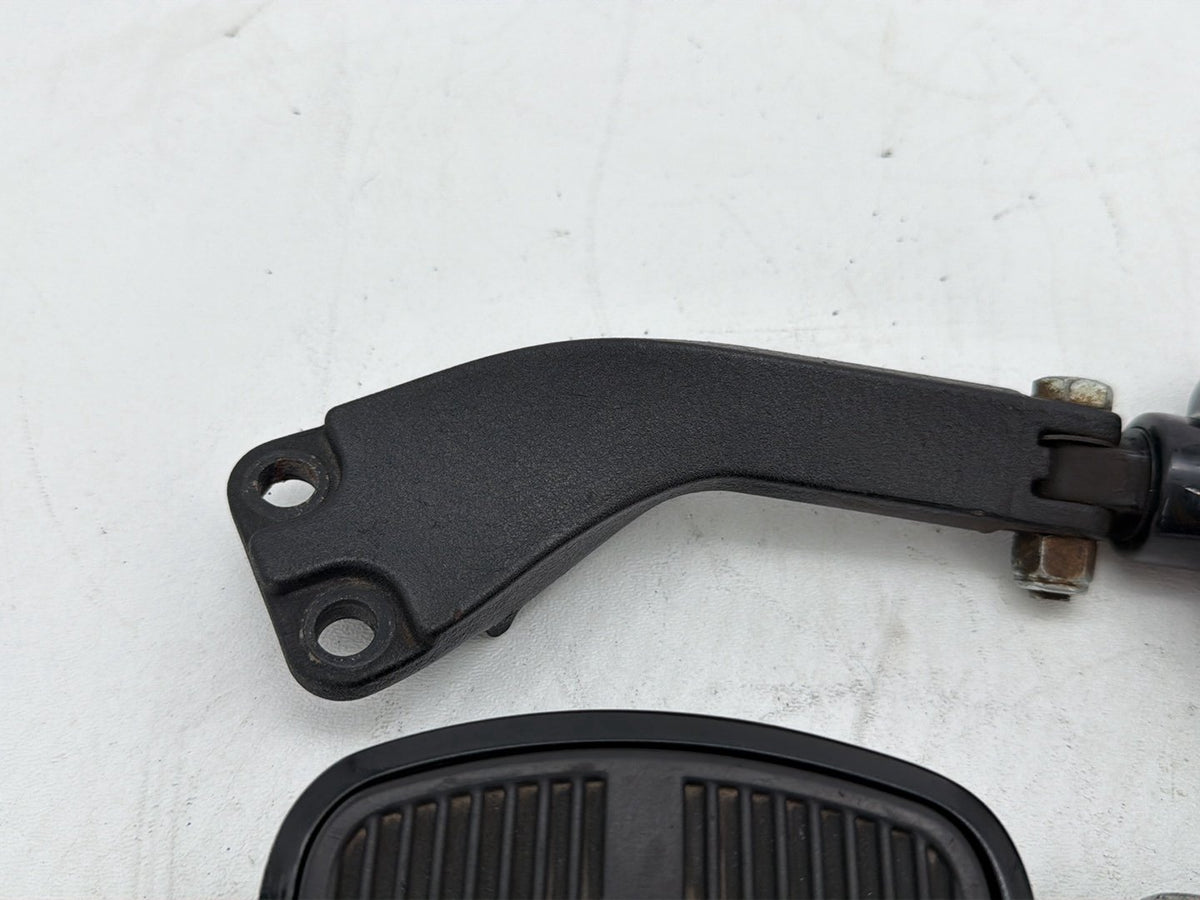 2007 Harley Dyna Street Bob FXDBI OEM Passenger Left & Right Foot Pegs