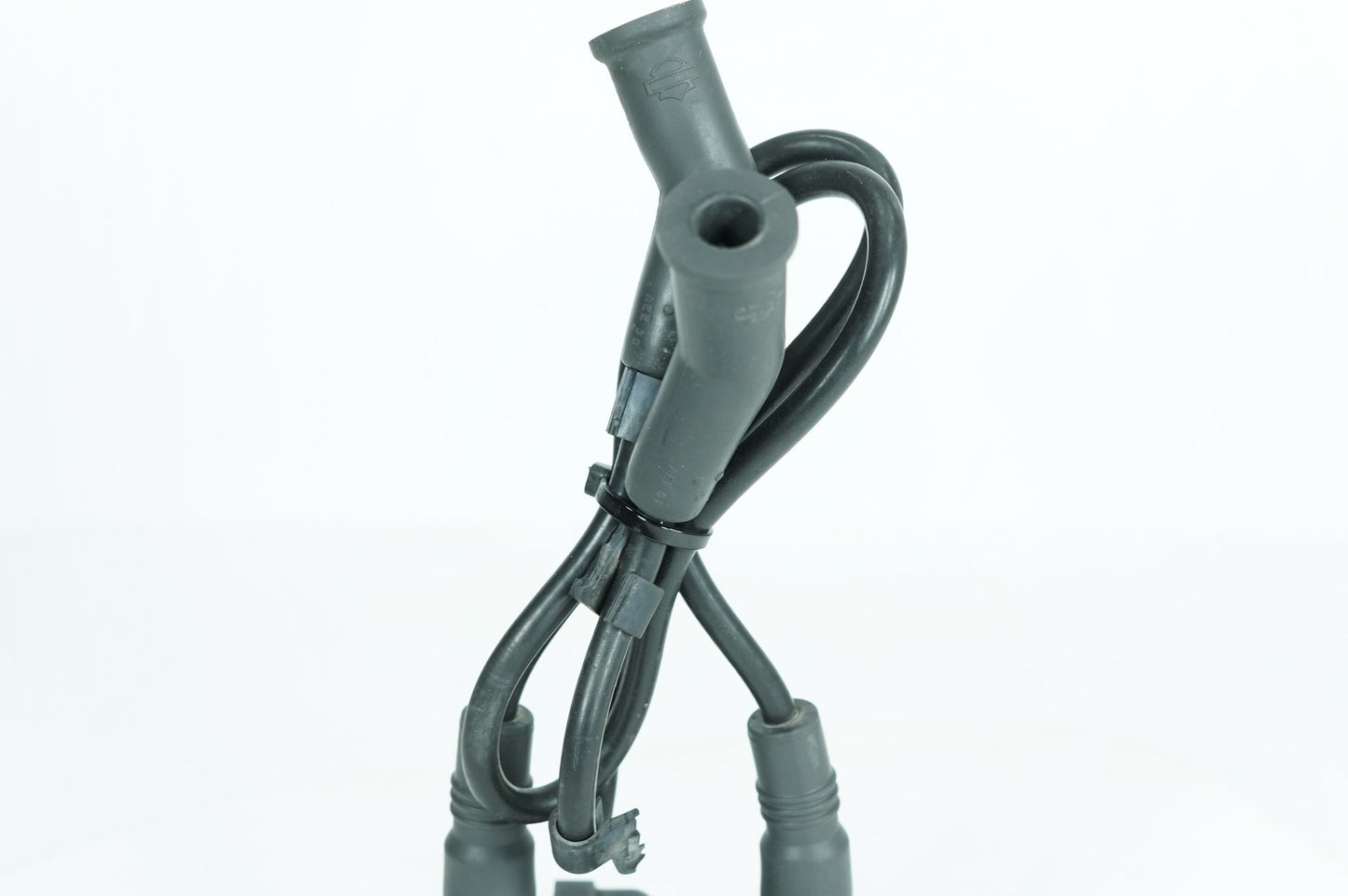 1999 - 2006 Harley-Davidson Touring Electra Glide Classic Ignition Coil Spark Plugs Cable  	31743-01