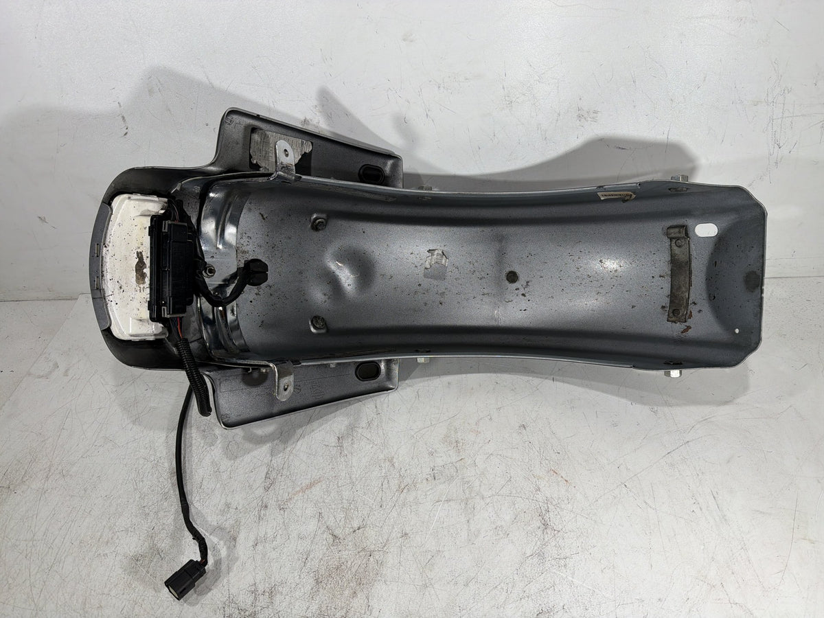 2010 Harley Street Glide Touring FLHX OEM Rear Wheel Fender & Turn Signals Bar