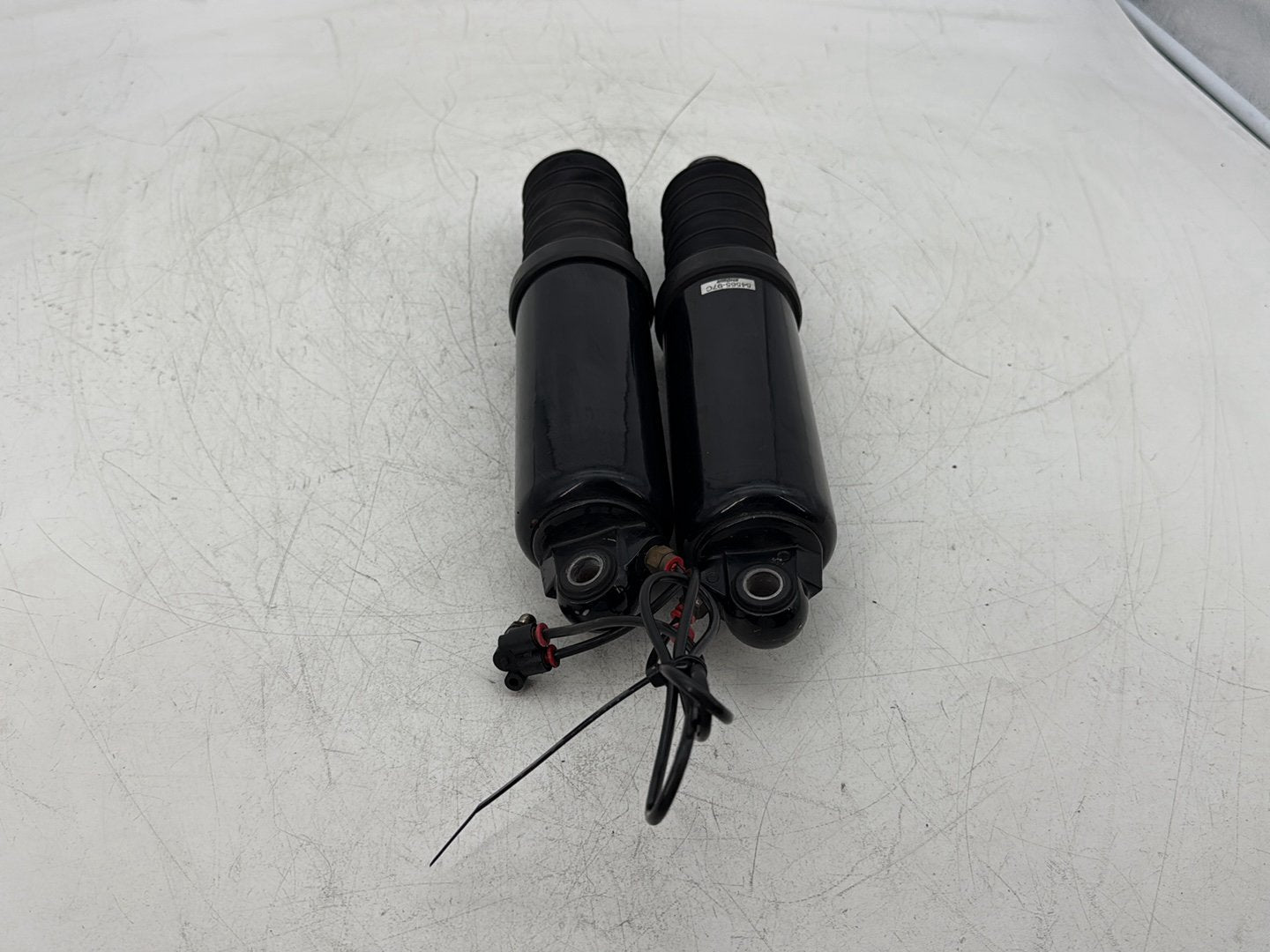 2006 Harley Electra Glide Touring Classic FLHTCI OEM Rear Left Right Shock Absorbers