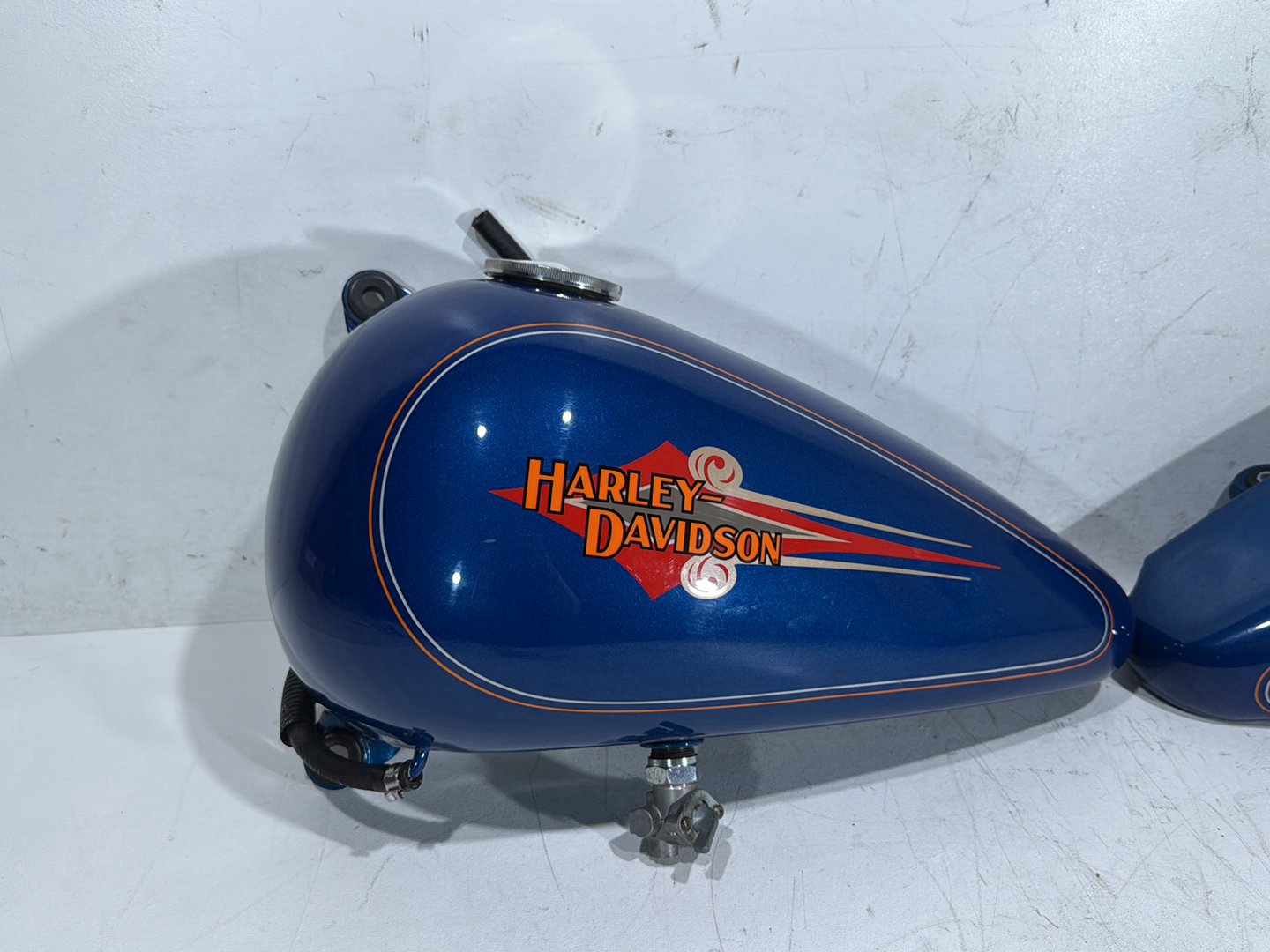 1992 Harley Heritage Softail Classic FLSTC OEM Fuel Gas Tank Gasoline Reservoir