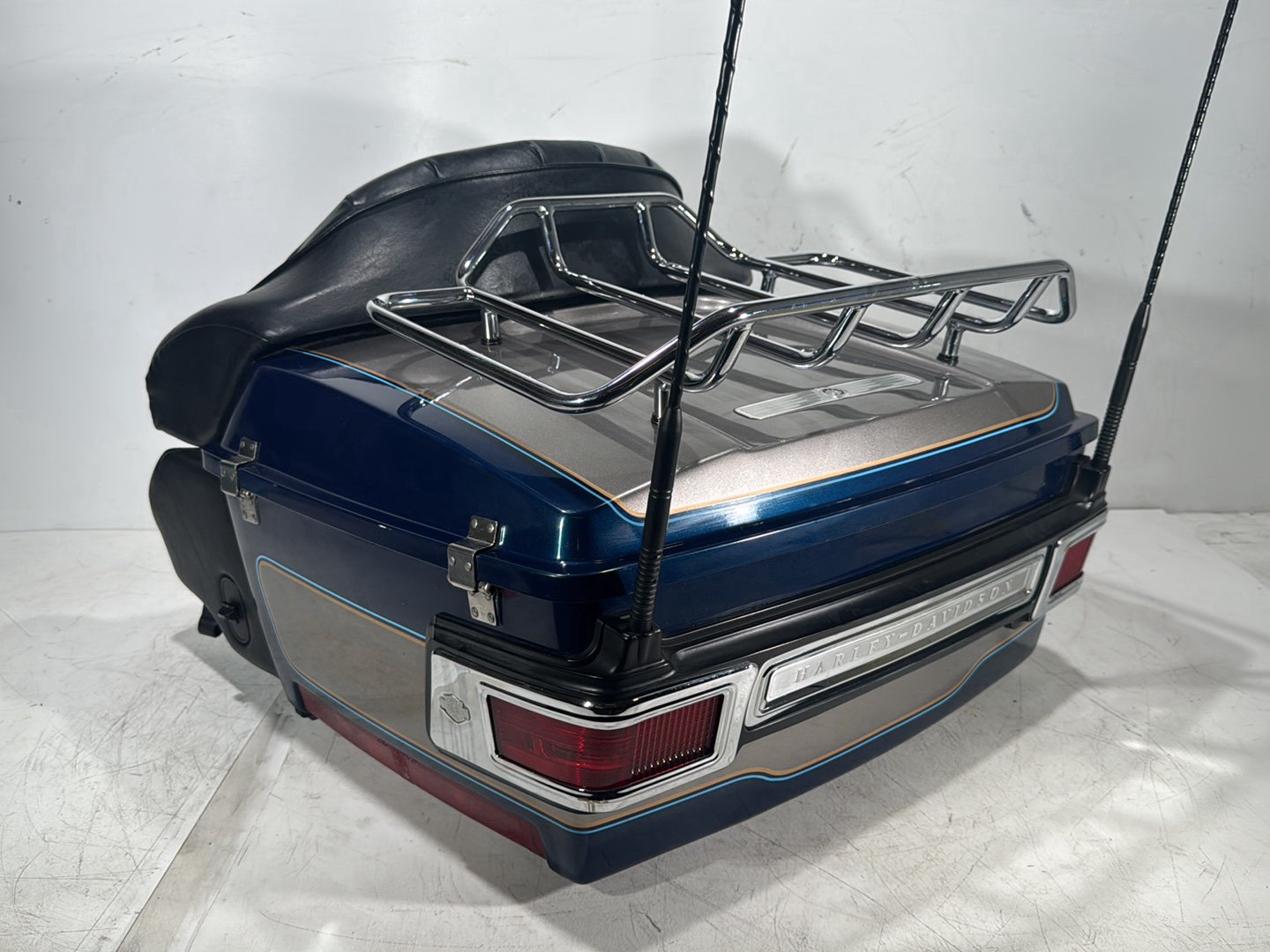 1998 Harley Touring FLHTCUI Electra Glide Ultra OEM Pass Backrest Tour Pak Luggage NOKey