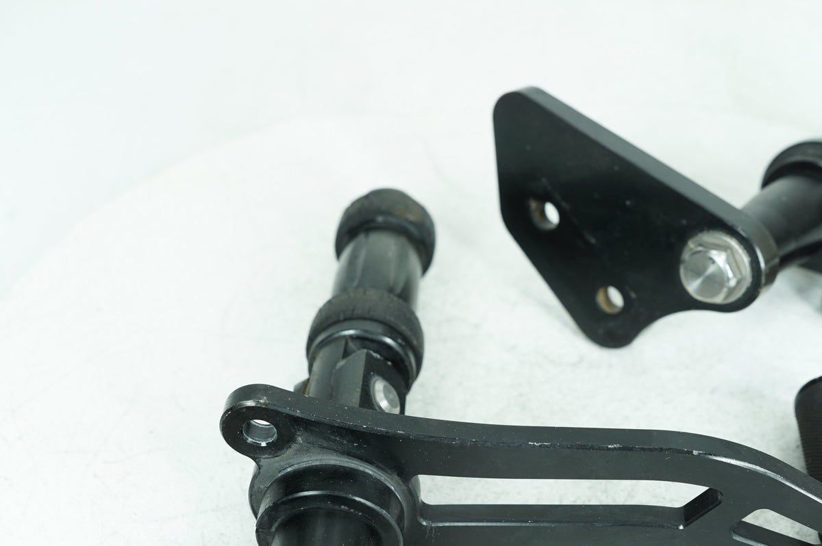 2015 Harley Dyna FXDB Street Bob OEM Left & Right Driver Step Foot Rest Pegs