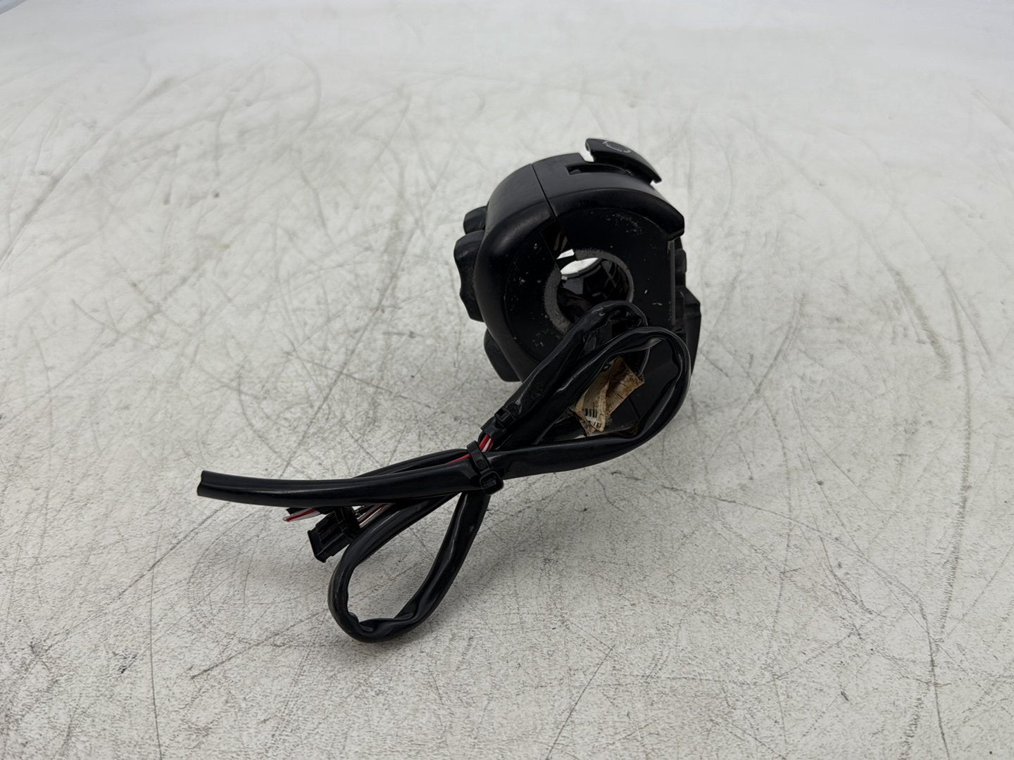 2015 Harley Road Glide Touring FLTRXS OEM Left Turn Signal Headlight Switches Controls