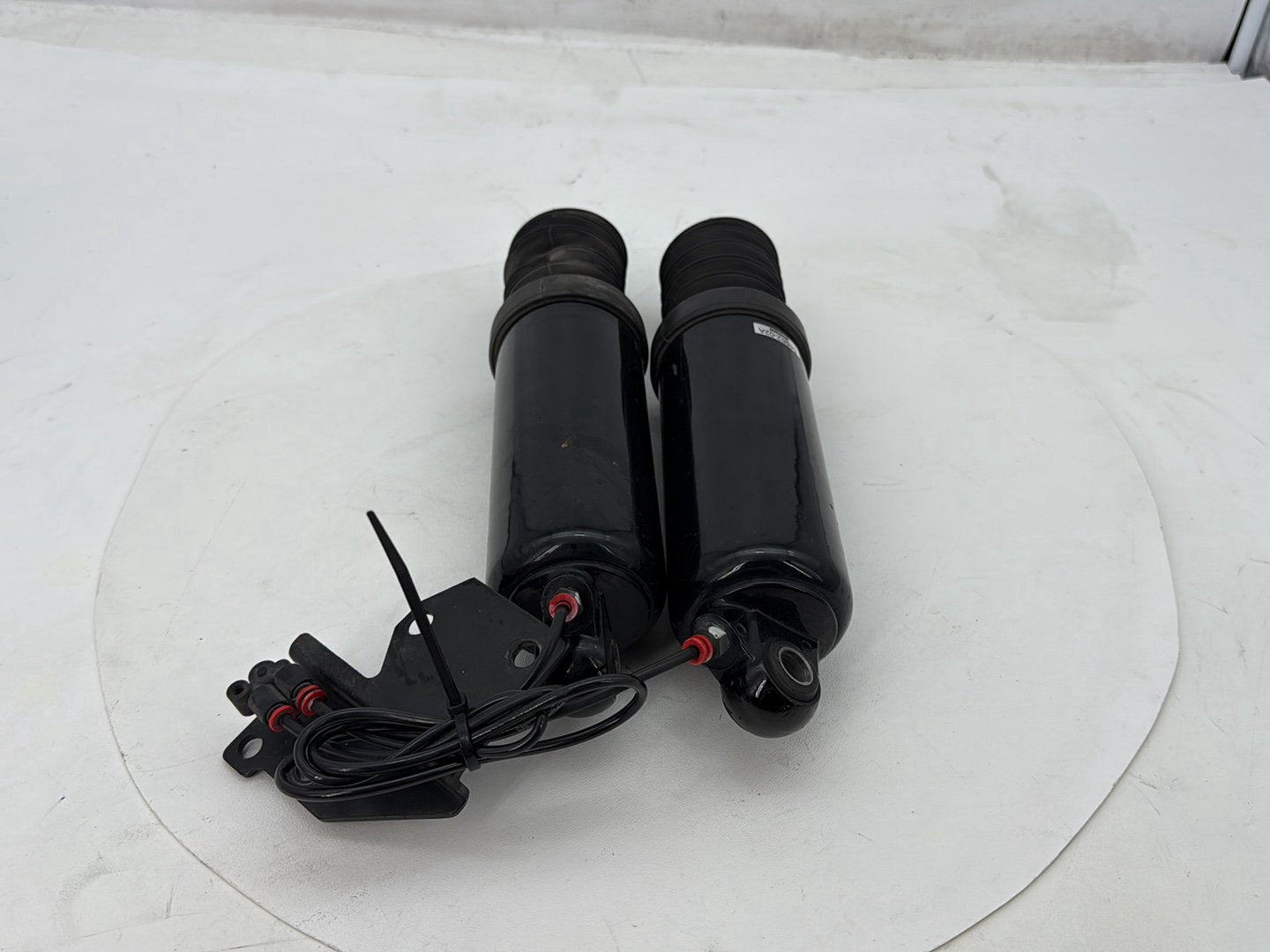 2007 Harley Street Glide Touring FLHX OEM Rear Left Right Shock Absorbers
