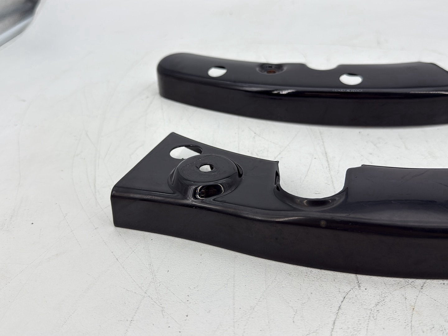 2011 Harley Electra Glide Ultra FLHTK OEM Rear Left Right Fender Struts Bracket