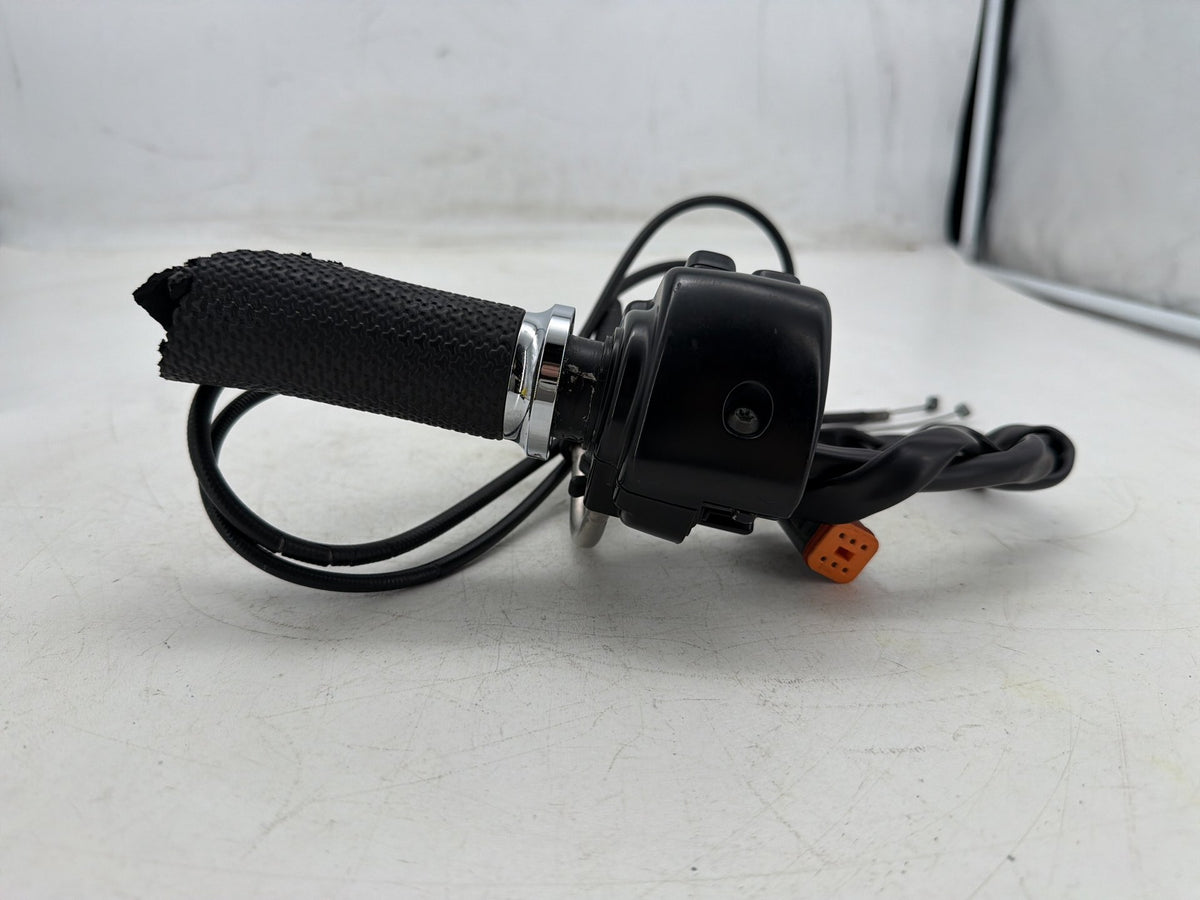 2006 Harley Softail Deuce FXSTDI OEM Right Engine Start Kill Switches Controls