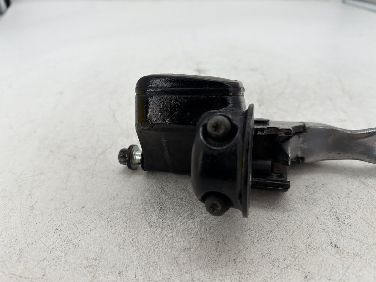 2002 Harley Heritage Softail Classic OEM Front Right Brake Lever Master Cylinder