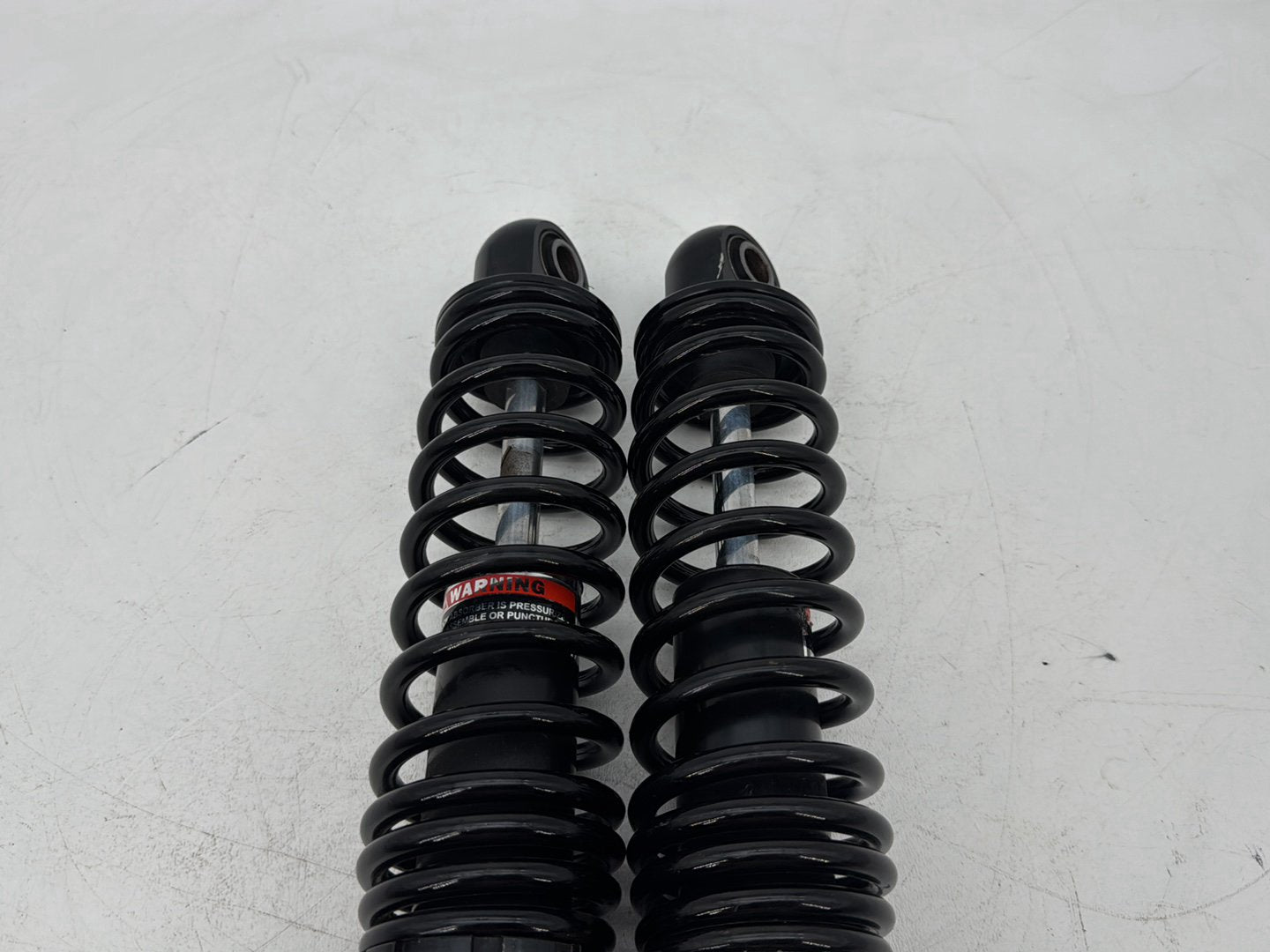 1999 - 2006 Harley-Davidson Touring Road King Classic Rear Left Right Shock Absorbers Drag Specialties