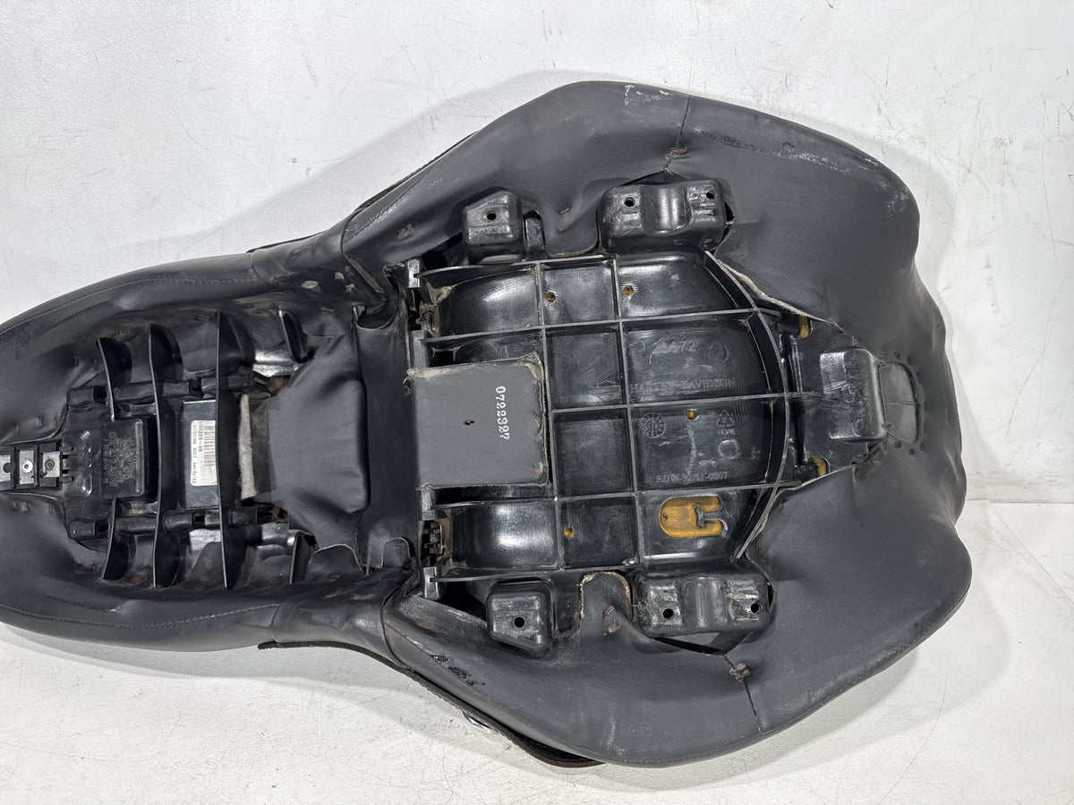2013 Harley Street Glide Touring FLHX OEM Passenger Rider Driver Seat Saddle
