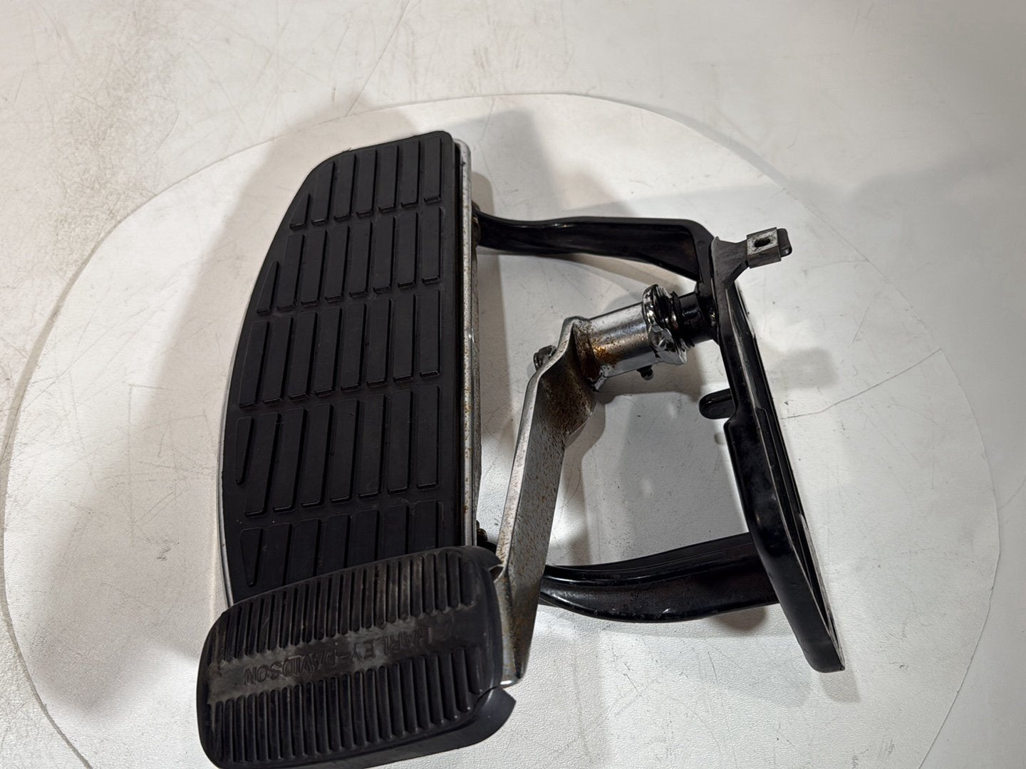 1986 - 1998 Harley-Davidson Softail Heritage Classic Right Driver 1 Floorboard Foot Rest 42431-87A , 42407-87C