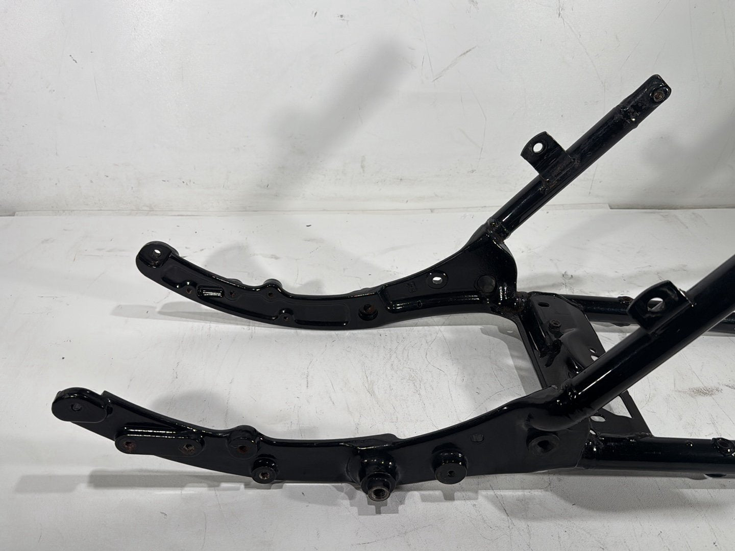 2018 Harley Electra Glide Touring Ultra Rear Back Sub Frame Rail Bar 48079-09BHP