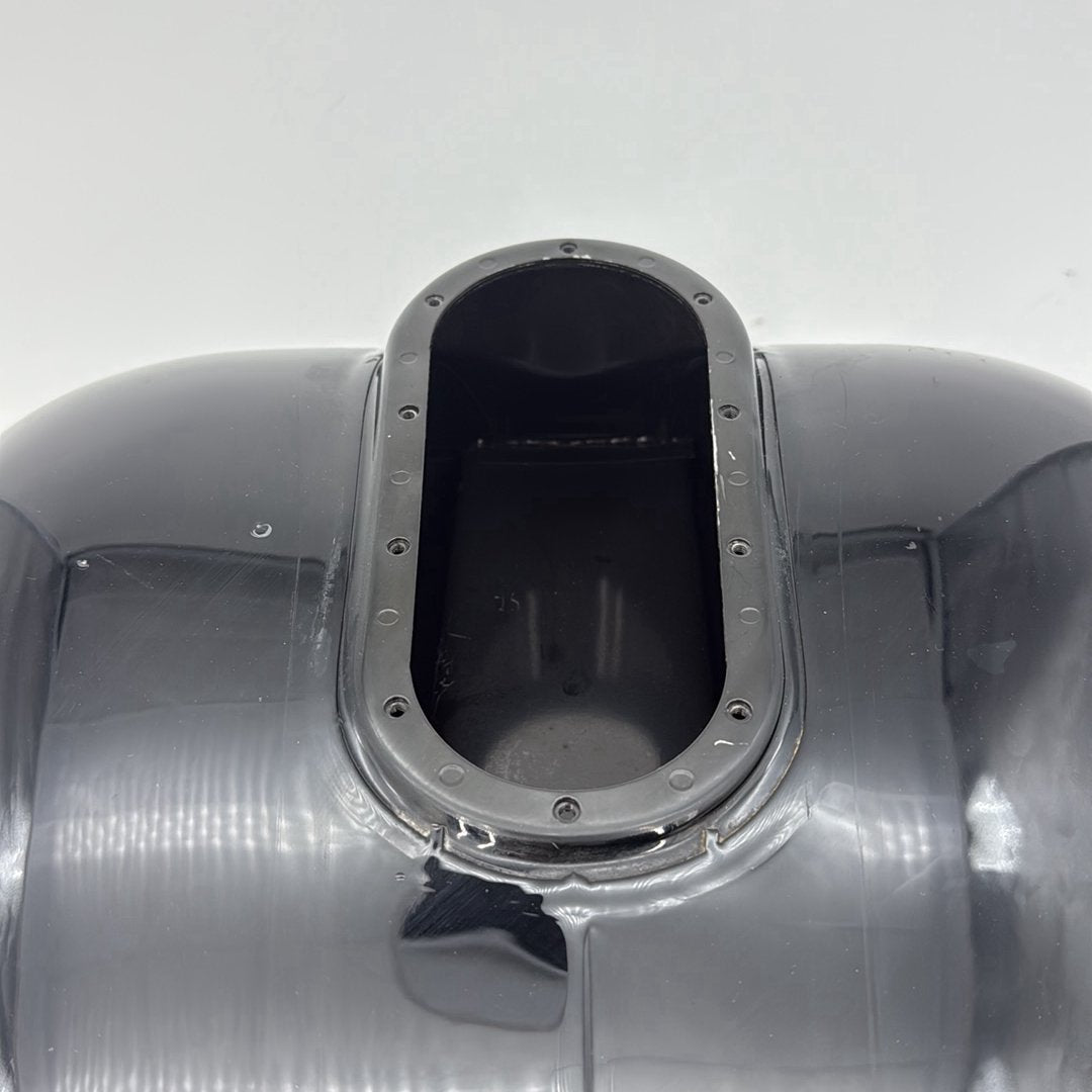 2007 - 2012 Harley-Davidson Touring Street Glide Fuel Gas Tank Gasoline Reservoir  	61356-03