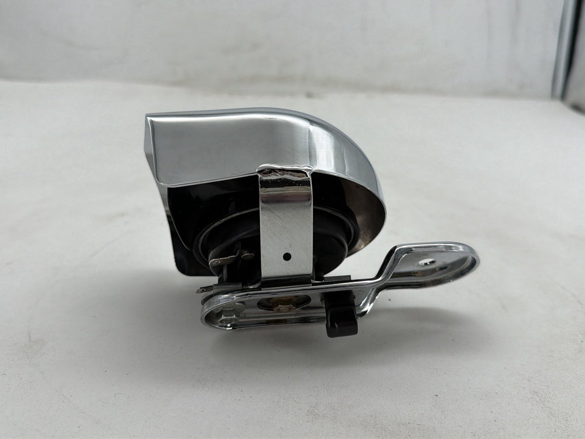 2007 Harley Street Glide Touring FLHX OEM Horn Signal Klaxon Chrome Cover