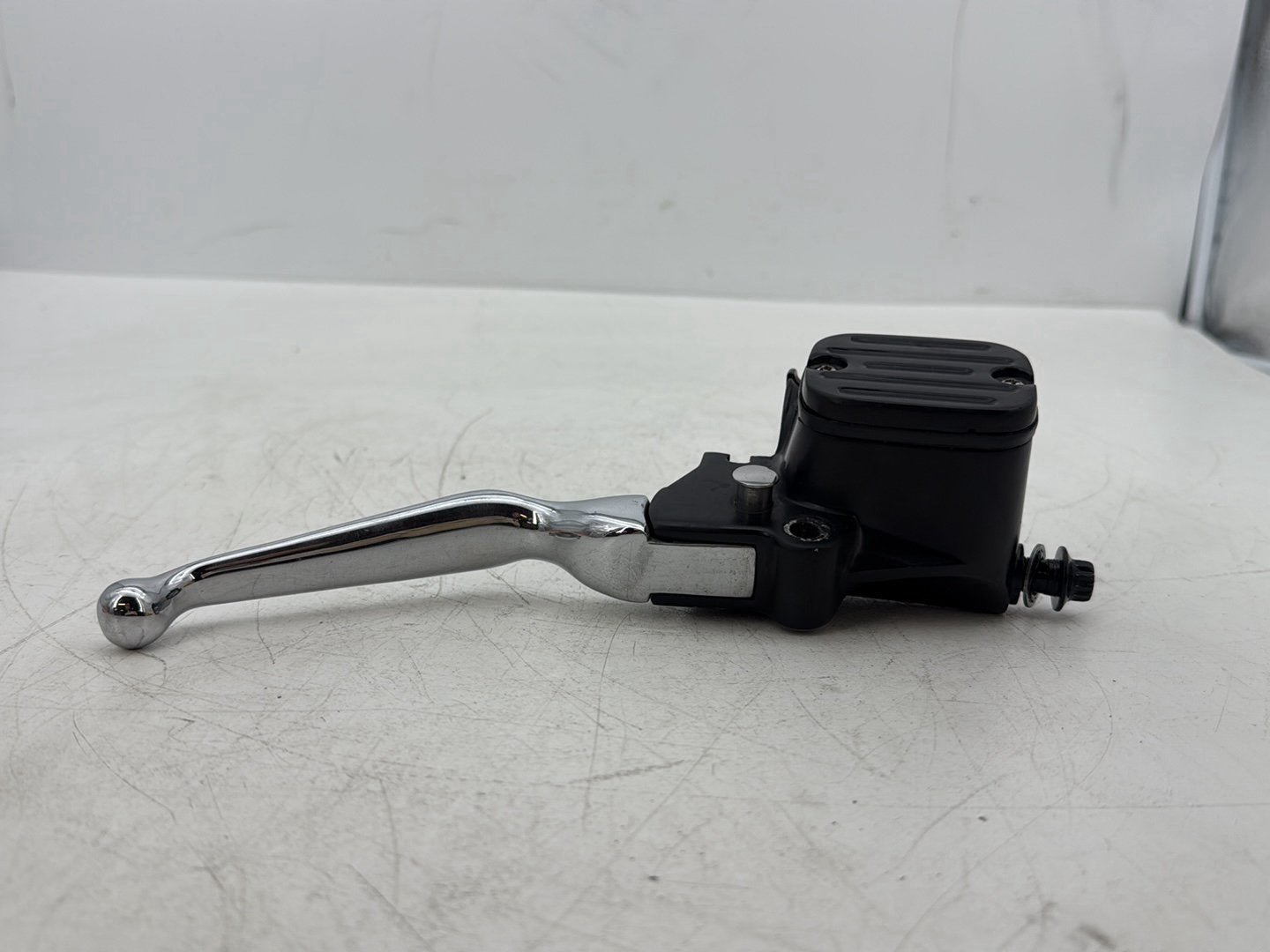 2007 Harley Touring FLHTCU Electra Glide Ultra OEM Front Right Hand Brake Lever Master Cylinder Reservoir