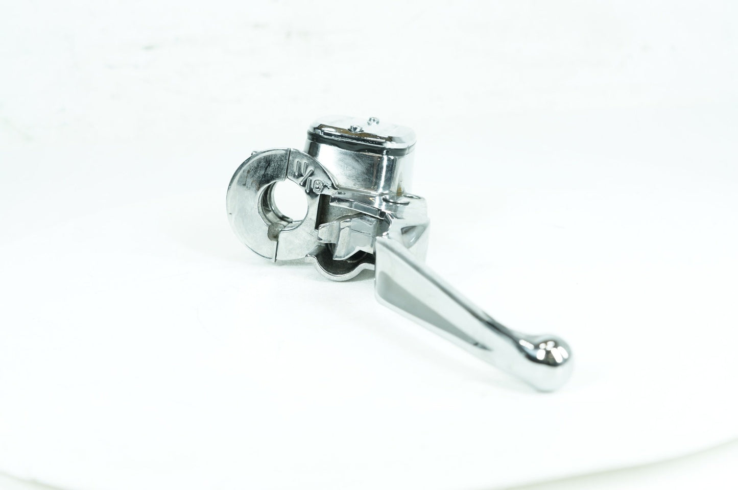 1984 - 1998 Harley-Davidson Touring Electra Glide Classic Front Right Brake Lever Master Cylinder 45013-96