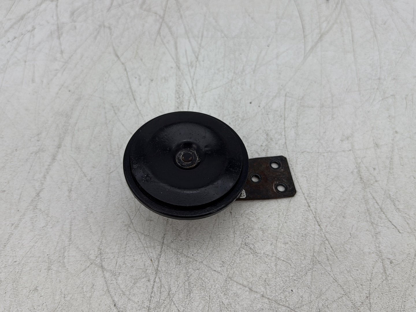 2004 Harley Sportster XL883C 883 Custom OEM Signal Horn Klaxon Beep