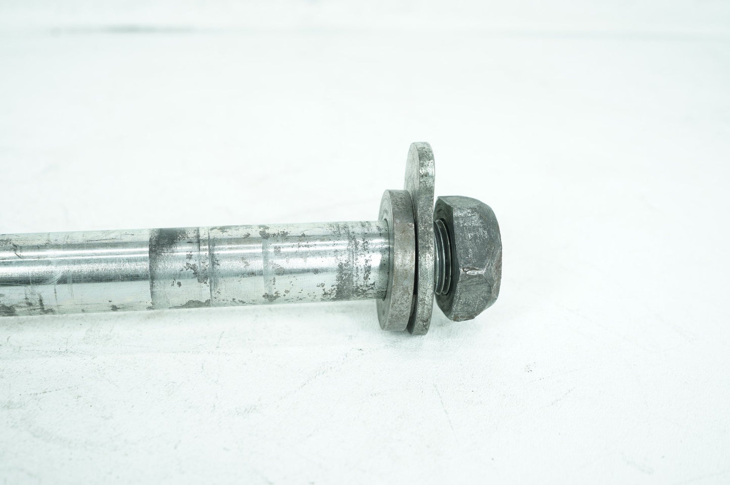 2007 - 2013 Harley-Davidson Touring Electra Glide Ultra Rear Wheel Axle Bolt Shaft 41056-09