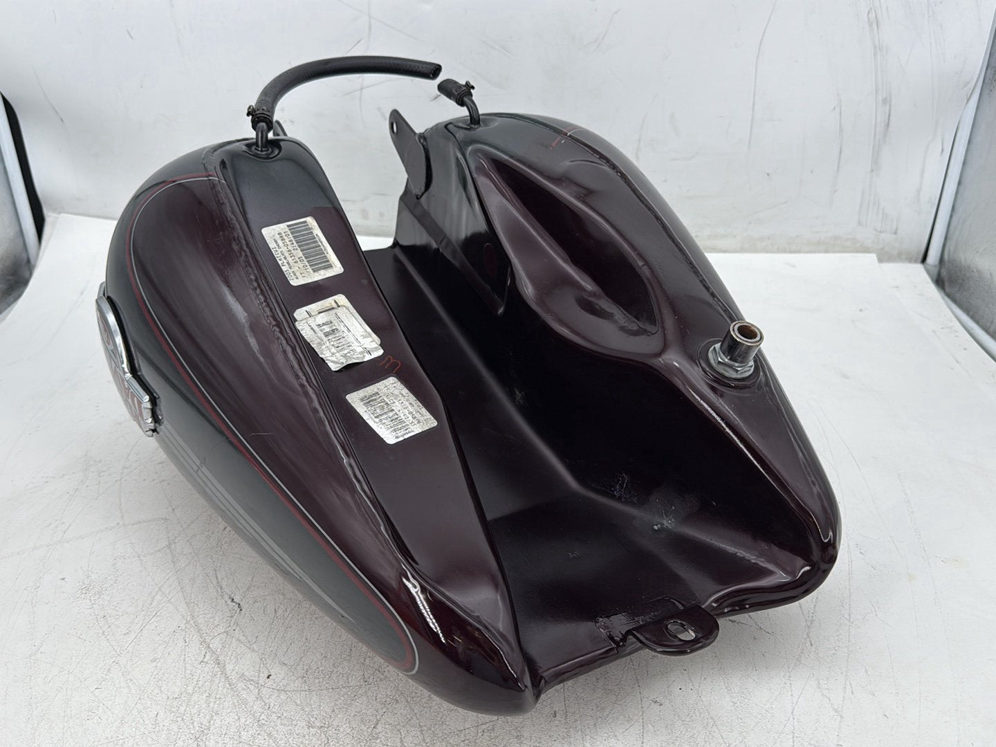 2005 Harley Electra Glide Touring Ultra FLHTCUI OEM Fuel Gas Tank Gasoline Reservoir