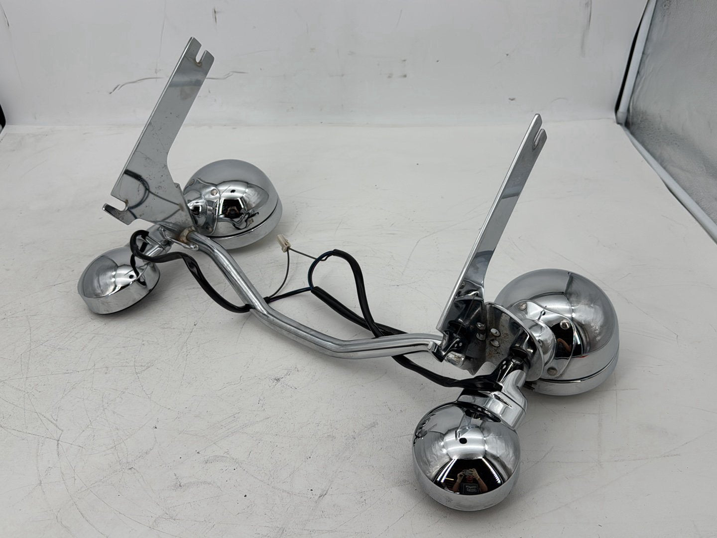 1999 - 2006 Harley-Davidson Touring Electra Glide Classic Front Turn Signal Indicators Aux Light Bar 68712-94A