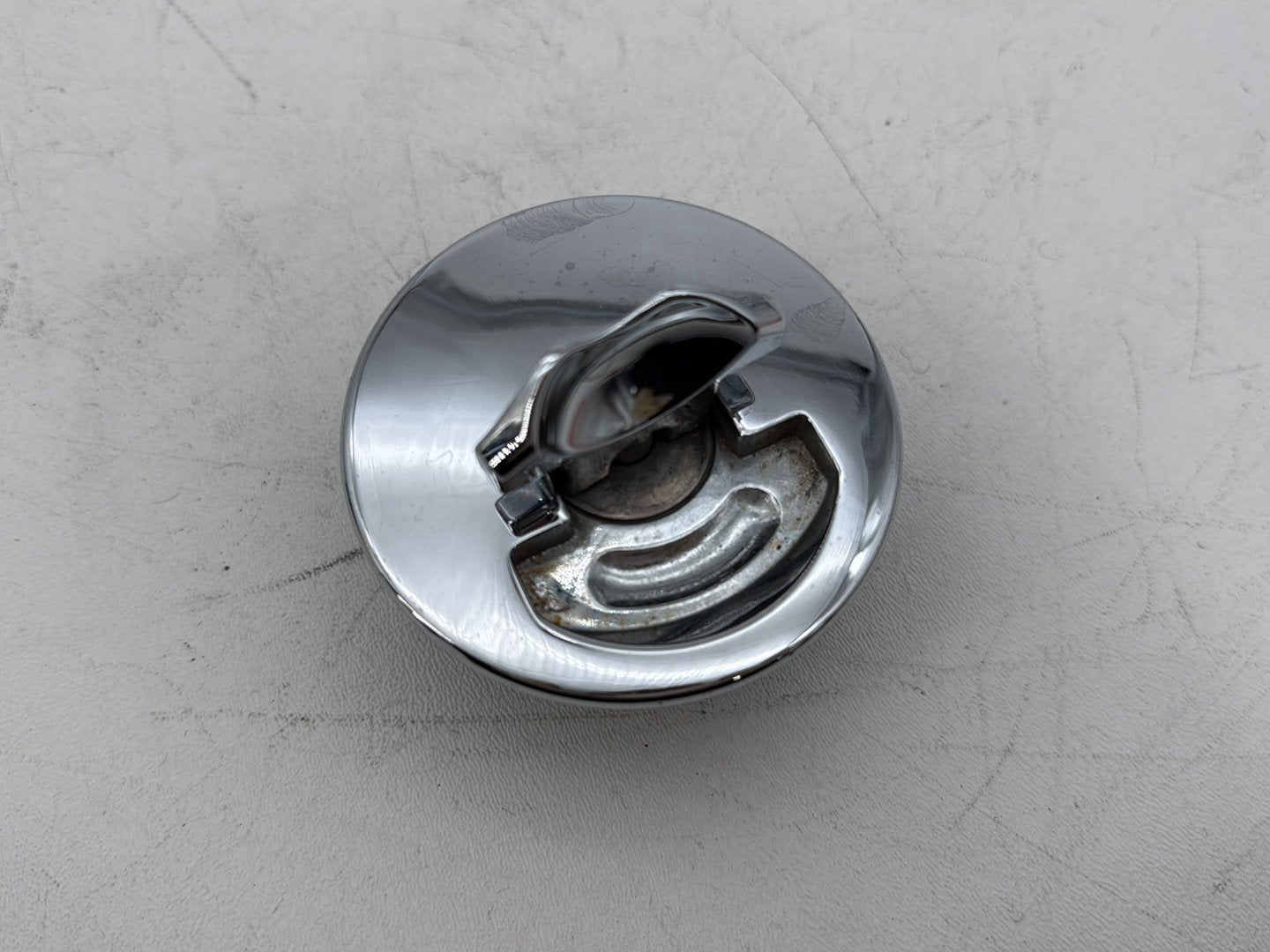 2007 - 2012 Harley-Davidson Dyna Super Glide Fuel Gas Tank Cap Bushing Hub 61553-04B