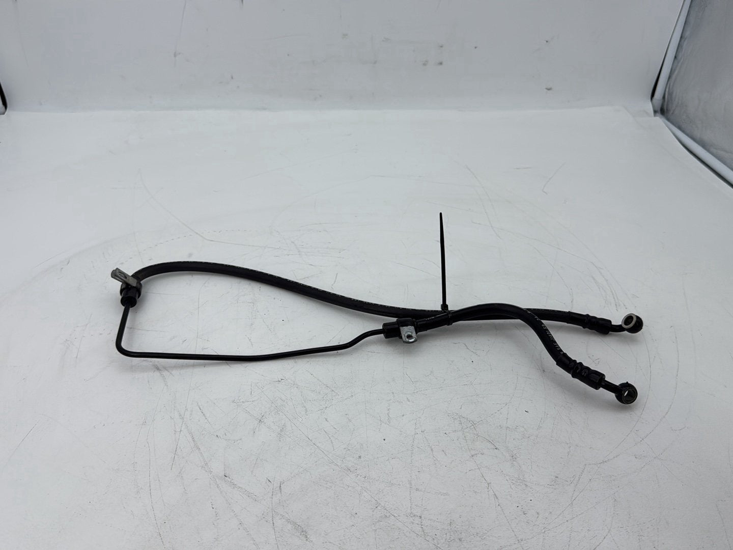 2004 - 2013 Harley-Davidson Sportster 1200 Custom Front Brake Hose Line Pipe 45449-04