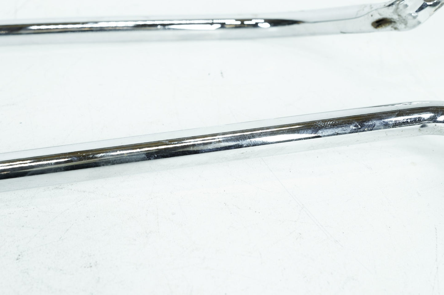 1999 - 2006 Harley-Davidson Touring Street Glide Rear Left Saddlebag Guard Rails Bar 49206-04,