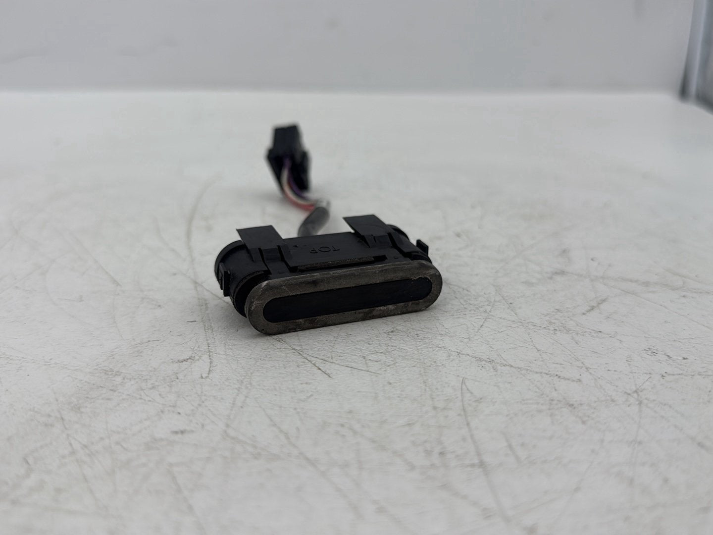 2007 Harley Touring FLHTCU Electra Glide Ultra OEM Dash Indicator Lamp Wire Plug 68789-96A