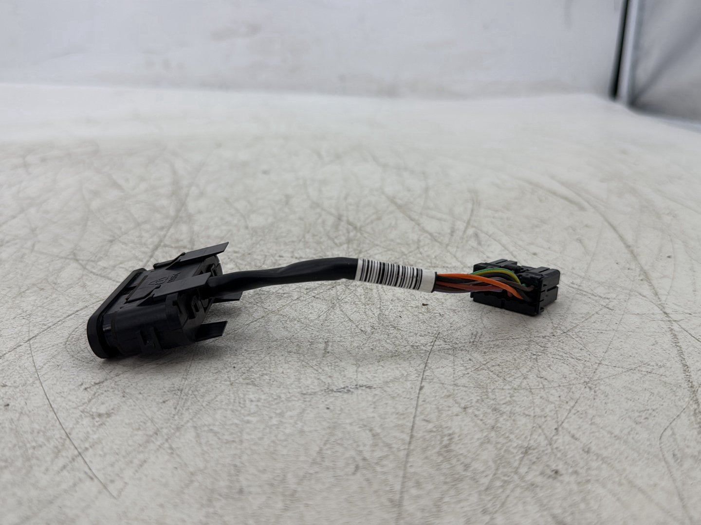 2011 Harley Street Glide Touring FLHX OEM Dash Indicator Lamp Wire Plug 68789-96A