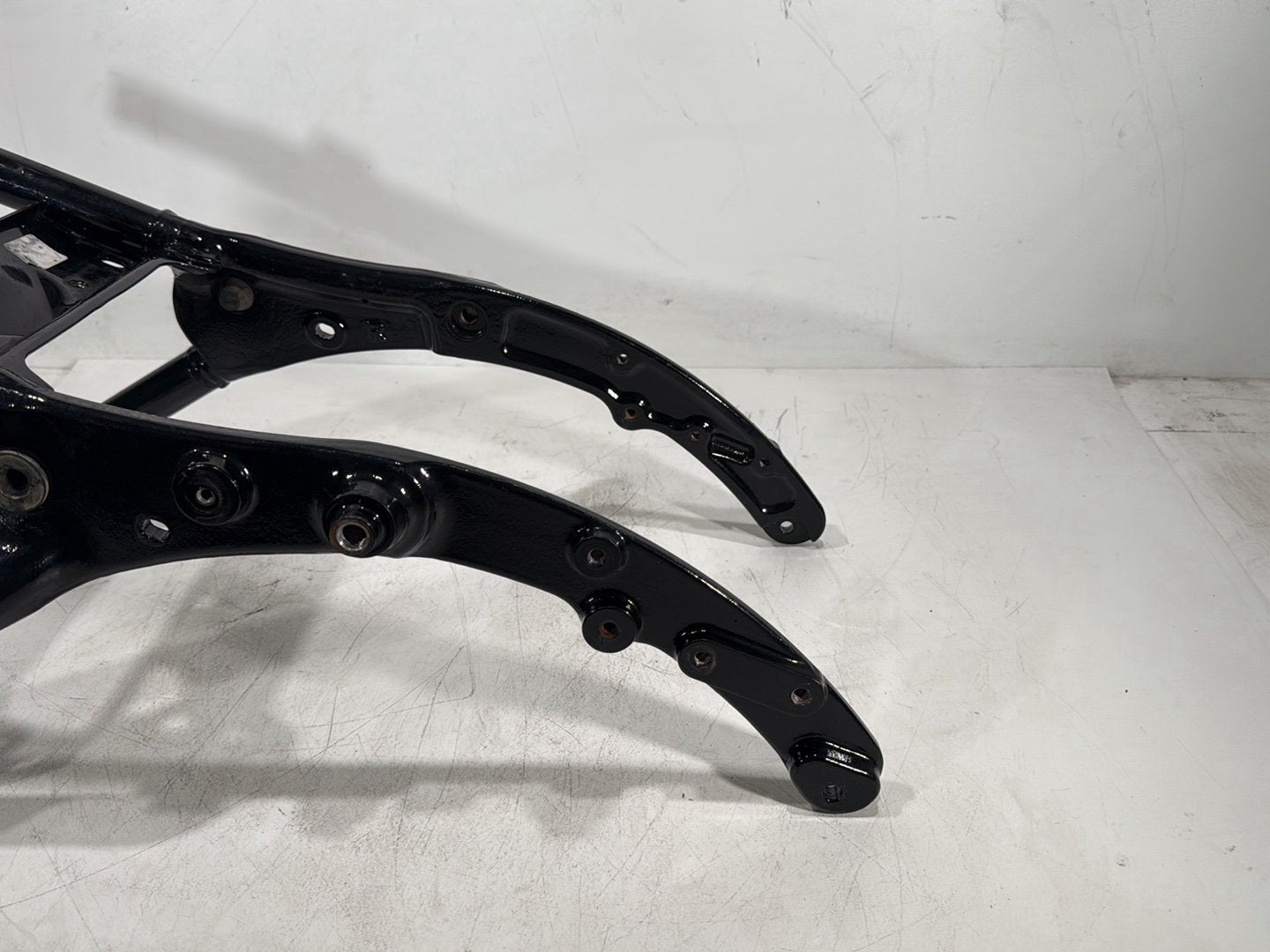 2015 Harley Road Glide Touring FLTRXS OEM Rear Back Sub Frame Rail Bar 48079-09BHP