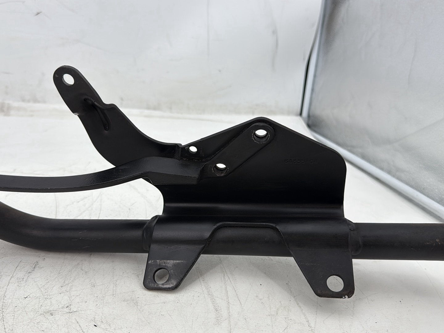 08 Harley Sportster XL883L OEM Exhaust Muffler Interconnect Bracket Support Bar