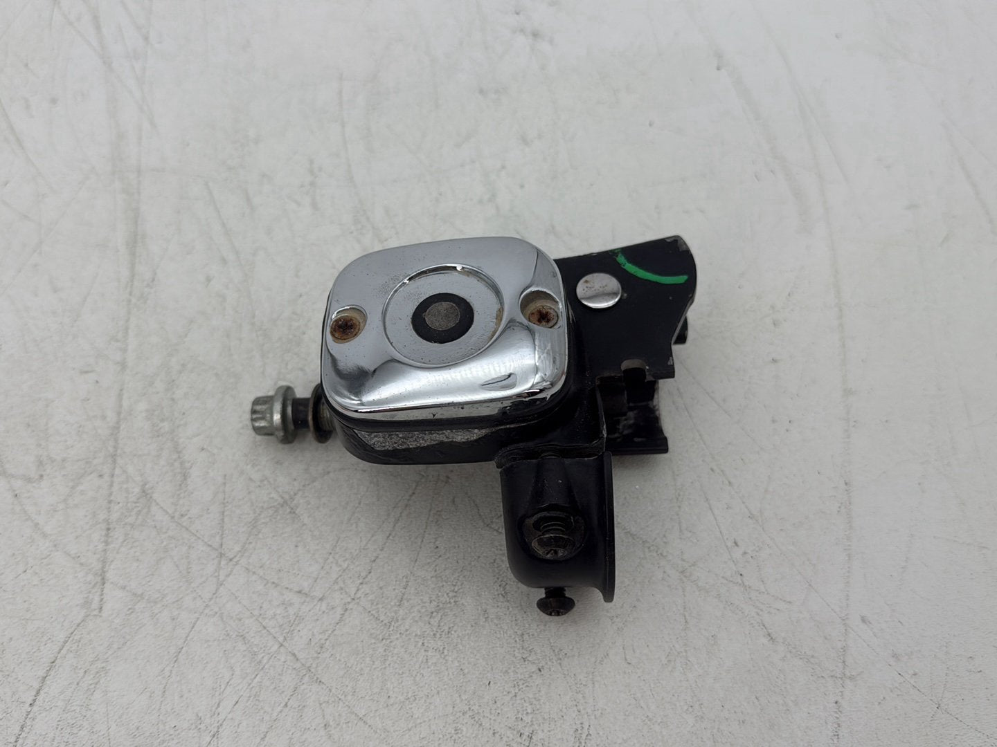 2006 Harley Softail FLSTCI Heritage Classic OEM Front Right Hand Brake Lever Master Cylinder Reservoir