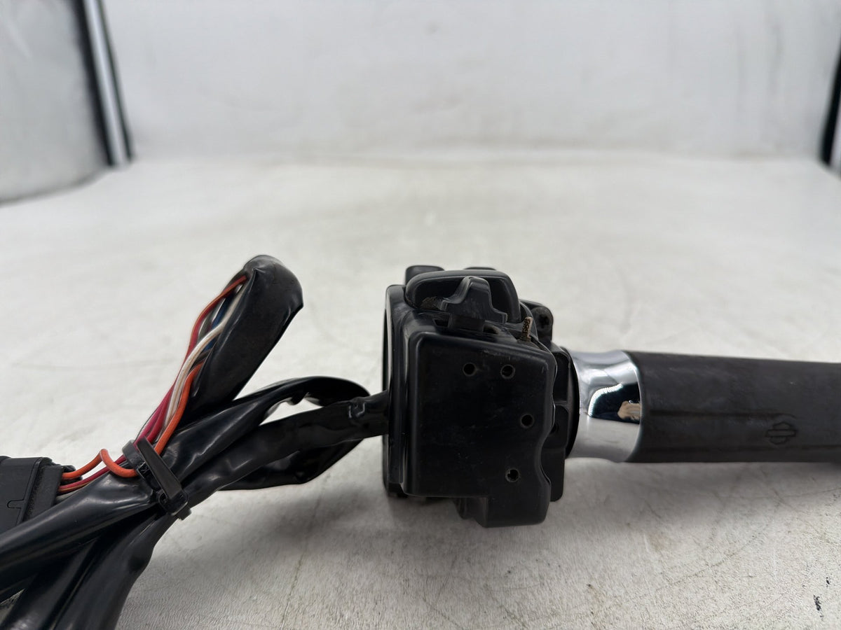 08 Harley Electra Glide Touring Ultra OEM RH Engine Start Kill Switches Controls
