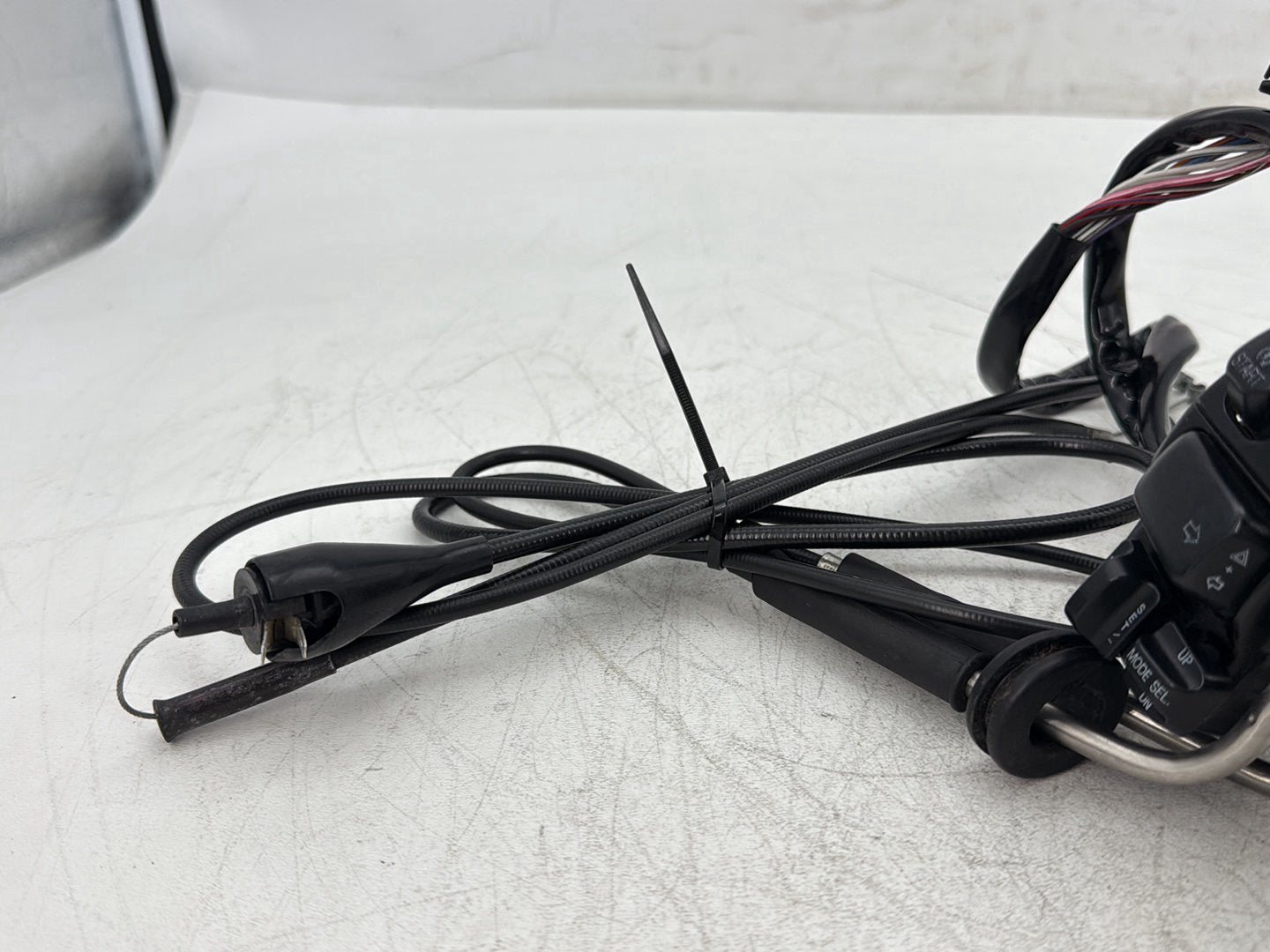 2005 Harley Electra Glide Touring Ultra FLHTCUI OEM Right Engine Start Kill Switches Controls