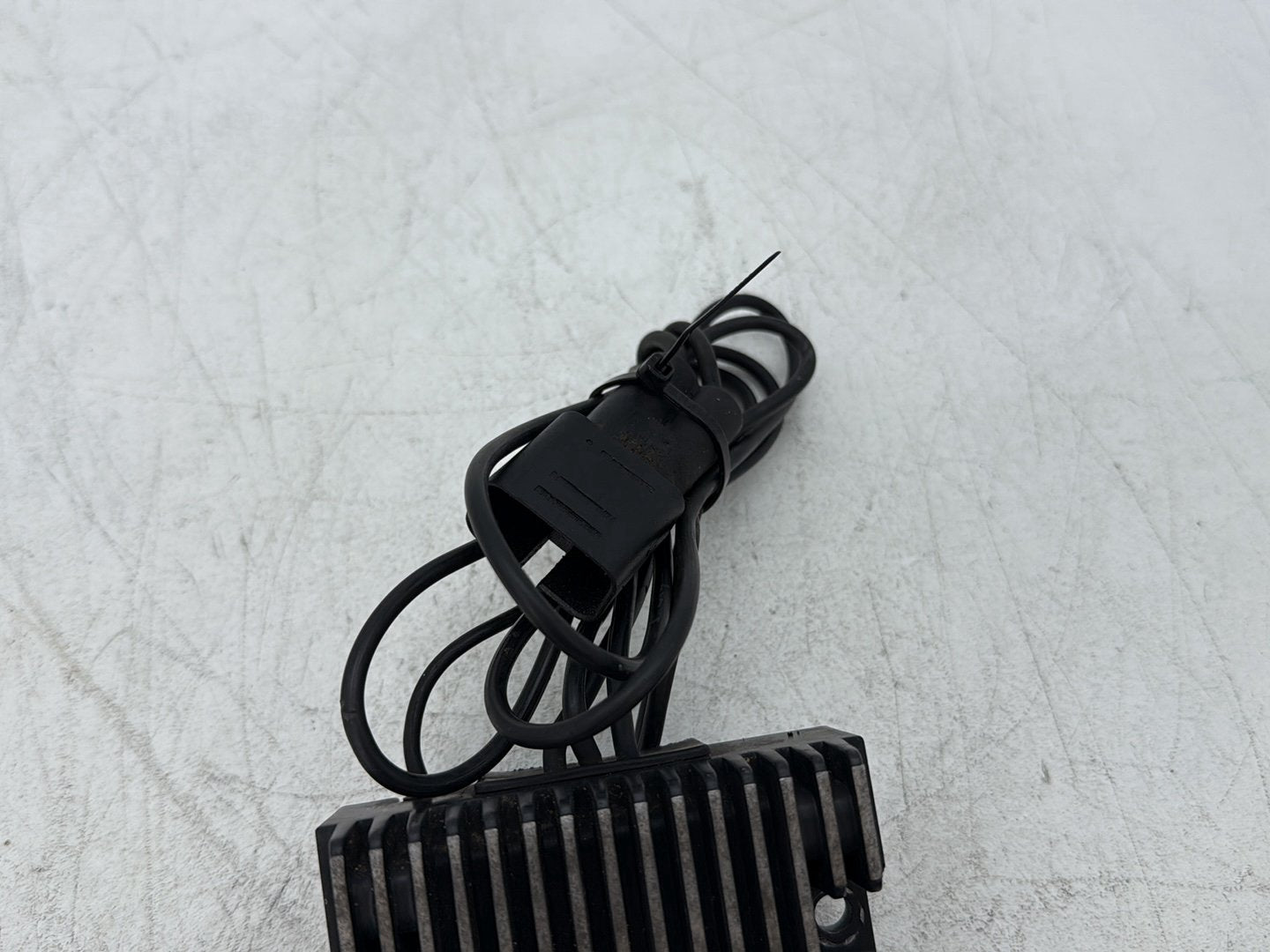 2000 Harley Dyna FXDWG Wide Glide OEM Voltage Regulator Rectifier