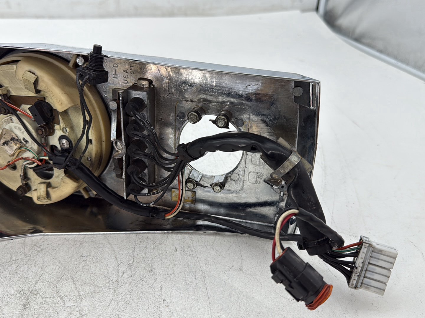 1997 Harley Softail Fat Boy Fuel Tank Dash Console Speedometer NOKey BROKEN 69K