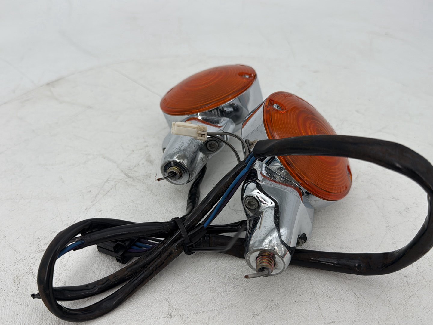 1999 - 2006 Harley-Davidson Touring Electra Glide Front Left Right Turn Signal Indicators  	68766-94